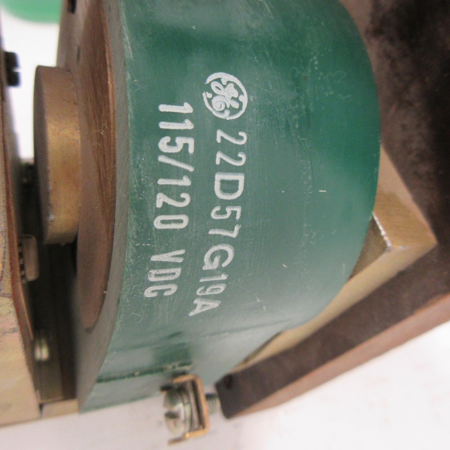 General Electric IC2800 A501AR23C DC Contactor 100 Amp 600V GE 100A 120 VDC Coil