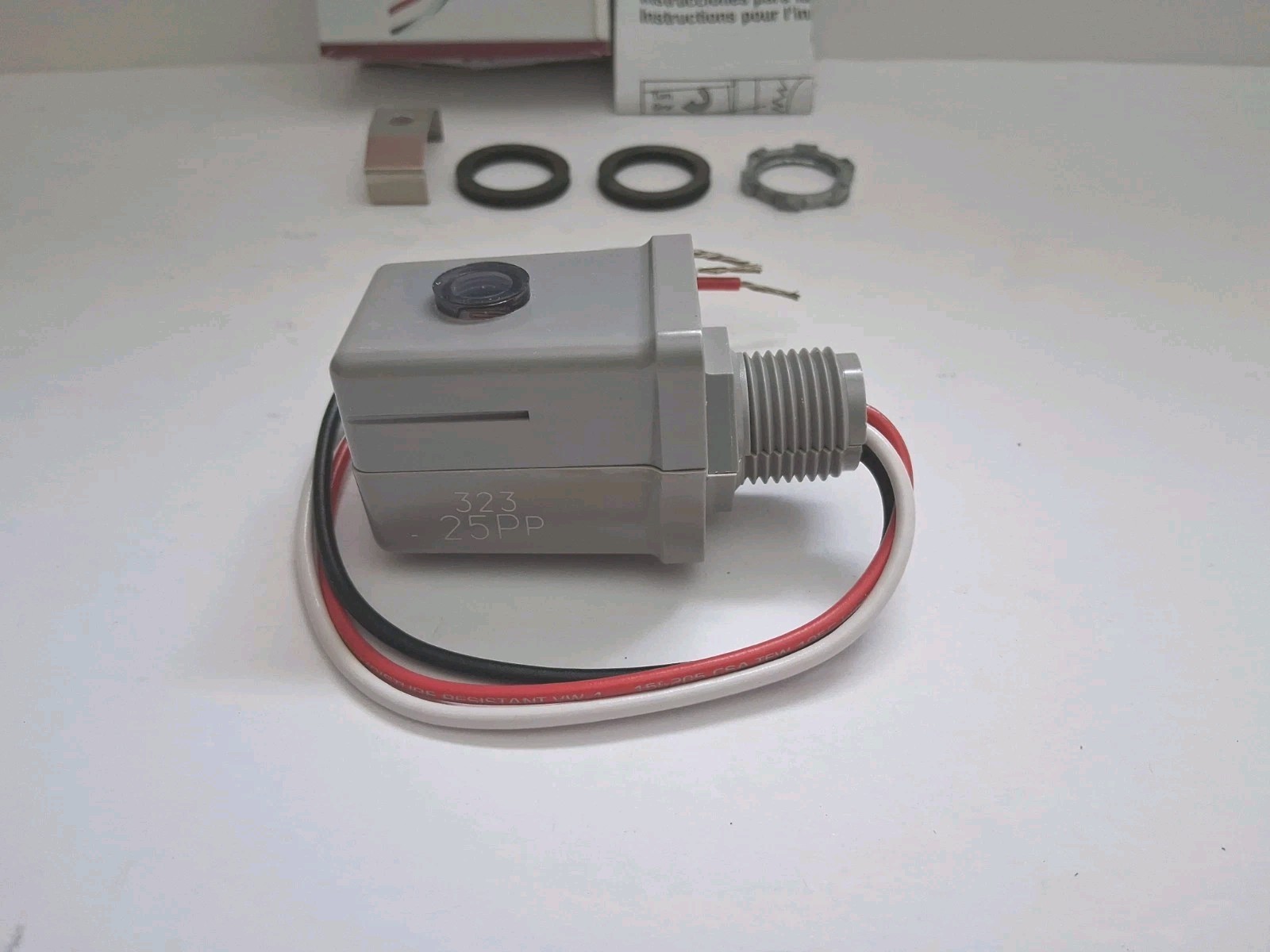 Intermatic K4123C Stem Mount Thermal Photocontrol 208-277V 15A Dusk-to-Dawn