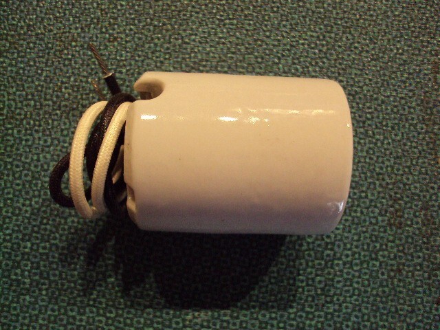 Electrical, Leviton 501- 8756 4HGN2 Porcelain Lamp Holder, 600V 1500W