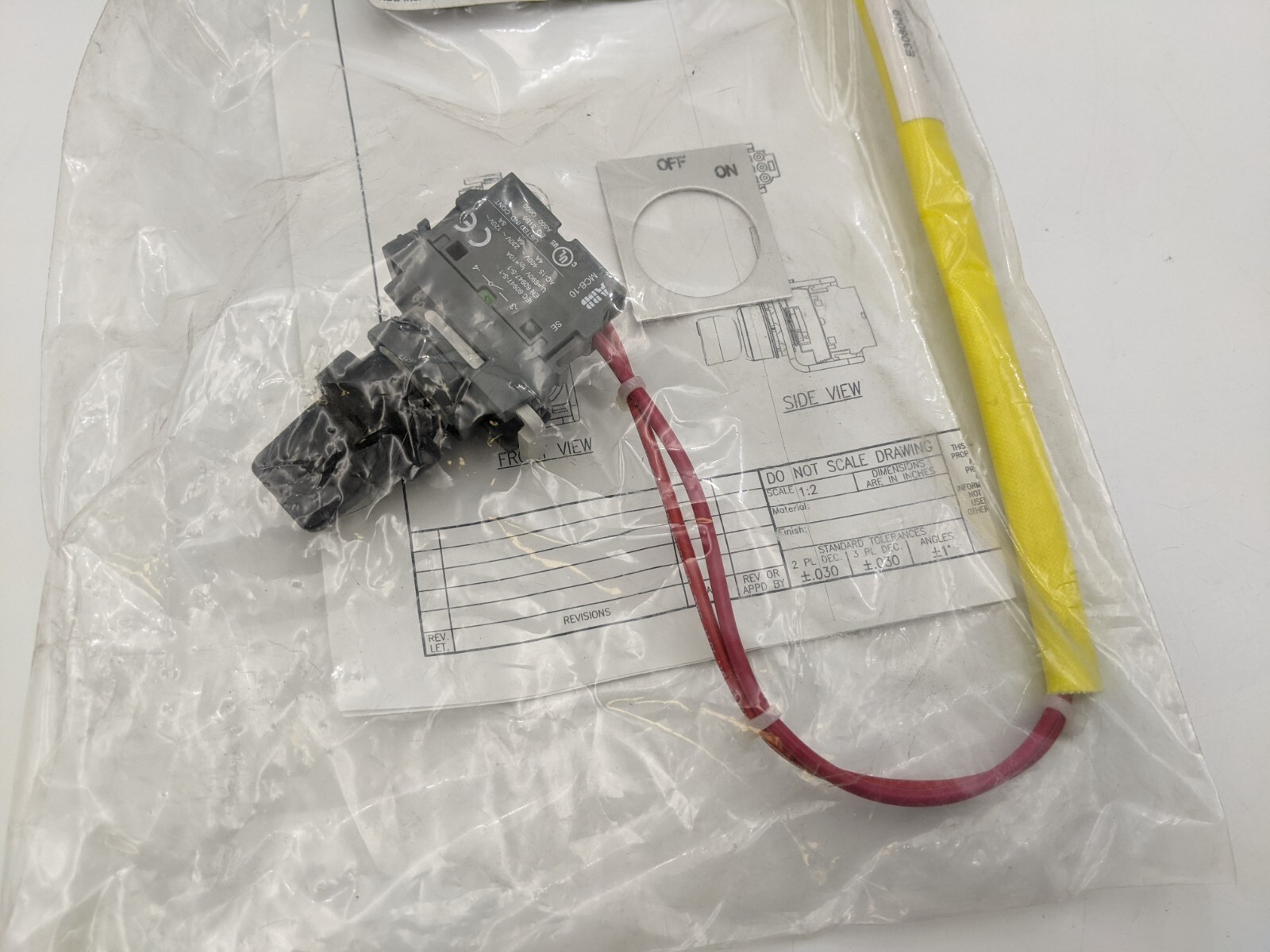 ABB SS2P-1 Pilot Device Kit OFF ON Selector Switch Control Panel Equipment SS2P1