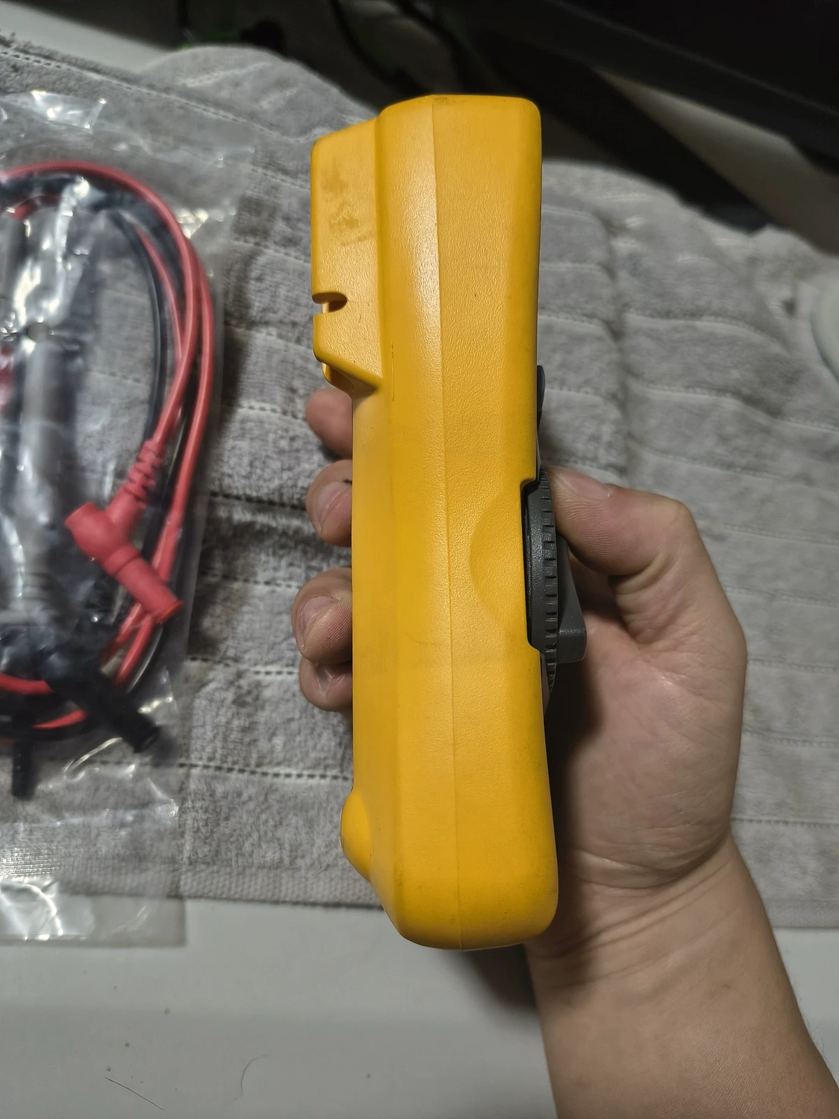 Fluke 115C True RMS Multimeter Voltmeter 600V used#L#dmm