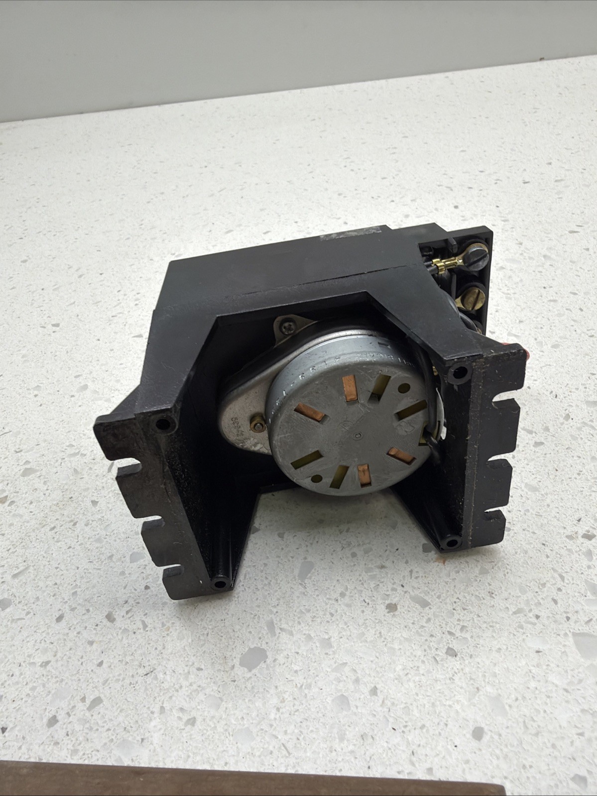 NEW EAGLE SIGNAL BR19A6 ELECTRIC RESET TIMER 10A, 1/3HP, 125-250VC 0-30MIN
