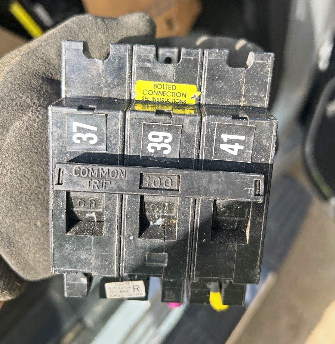 Square D EHB34100 100a 3-Pole Bolt-On *Free Shipping* *Tested*
