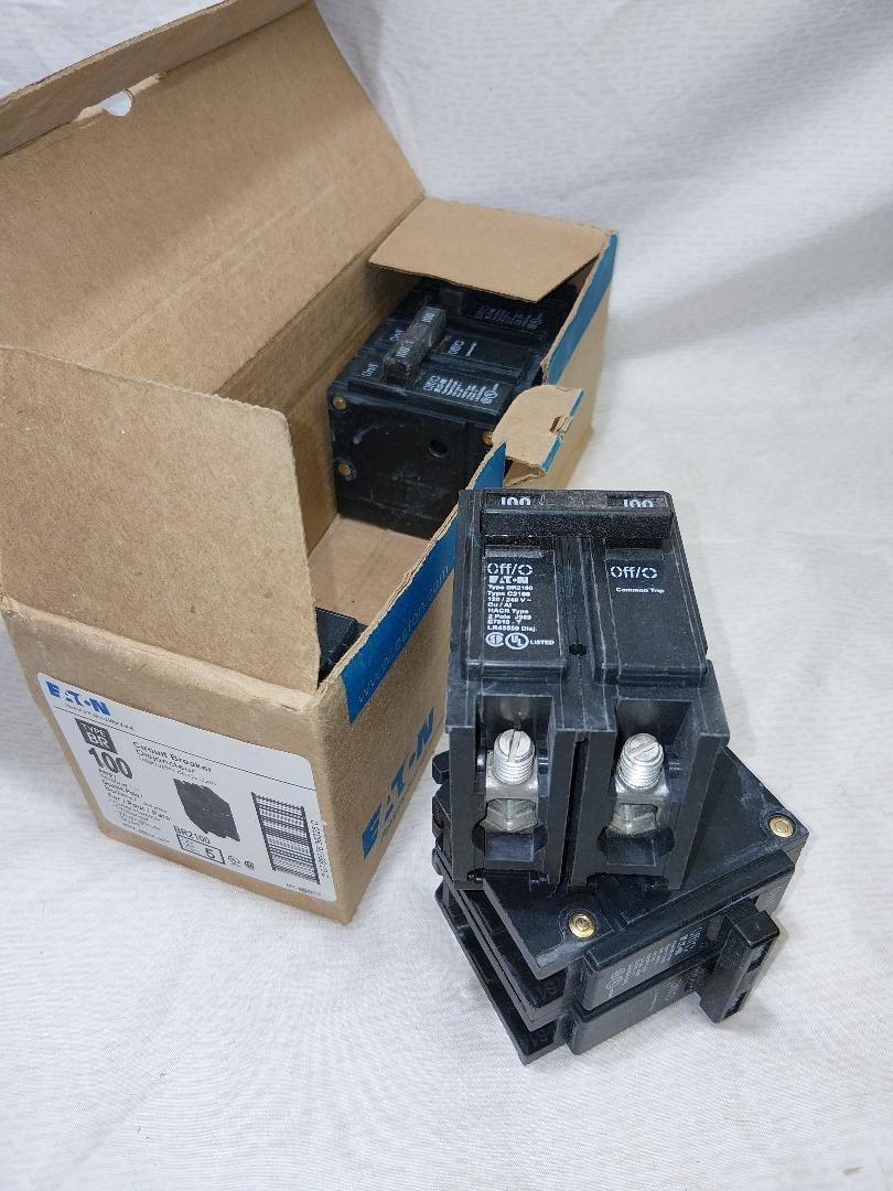 ONE EATON CUTLER HAMMER NIB NEW 100 AMP 2 POLE CIRCUIT BREAKER BR2100