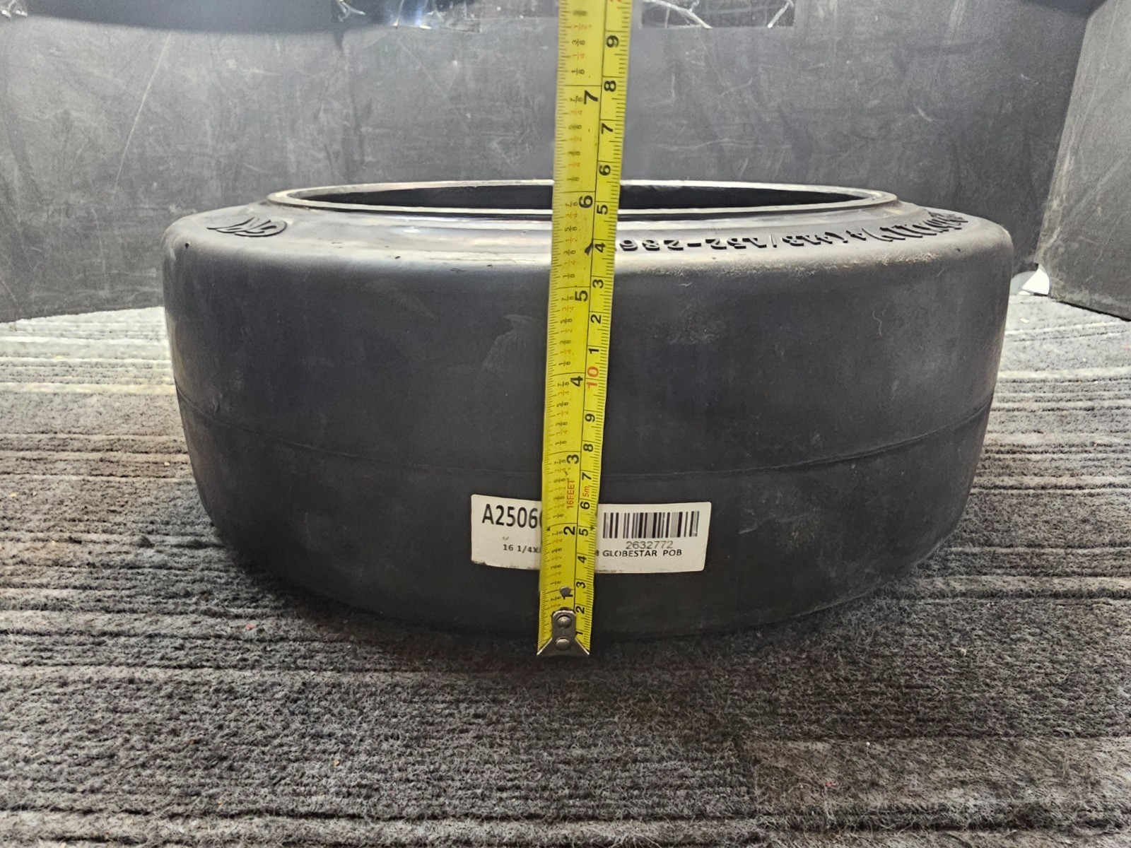 (QTY 1 Globe Star A250601898 Solid Smooth Press-On Forklift Tire 16-1/4x6x11-1/4