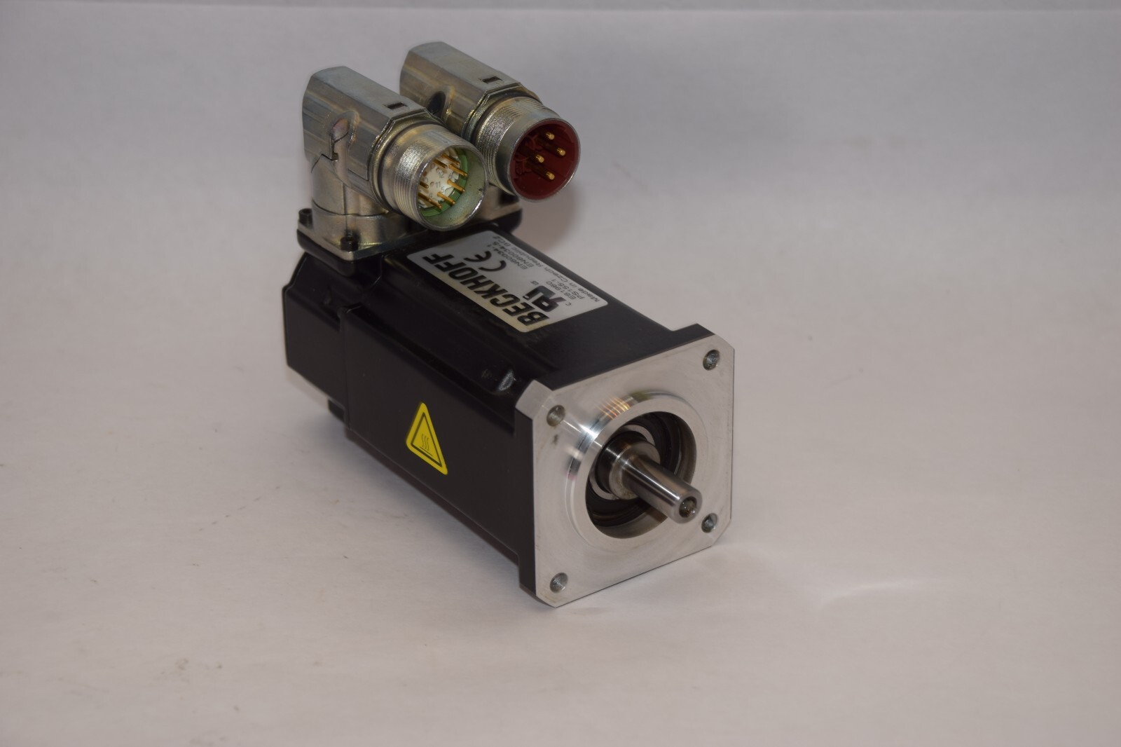 BECKHOFF AM3022-0C00-0000 1.39A 400Vac 8000 rpm 0.57kW Servo Motor