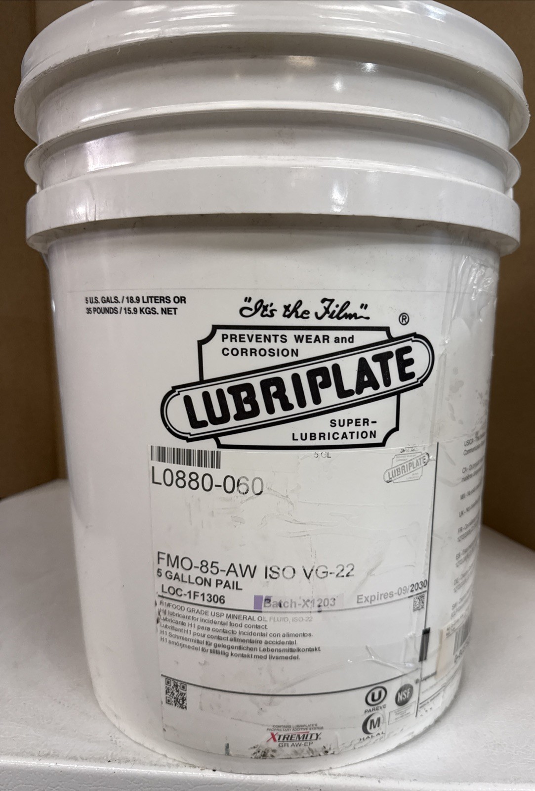 LUBRIPLATE L0880-060, FMO-85-AW ISO VG-22. Food Grade Mineral Oil Lubricant. 5ga