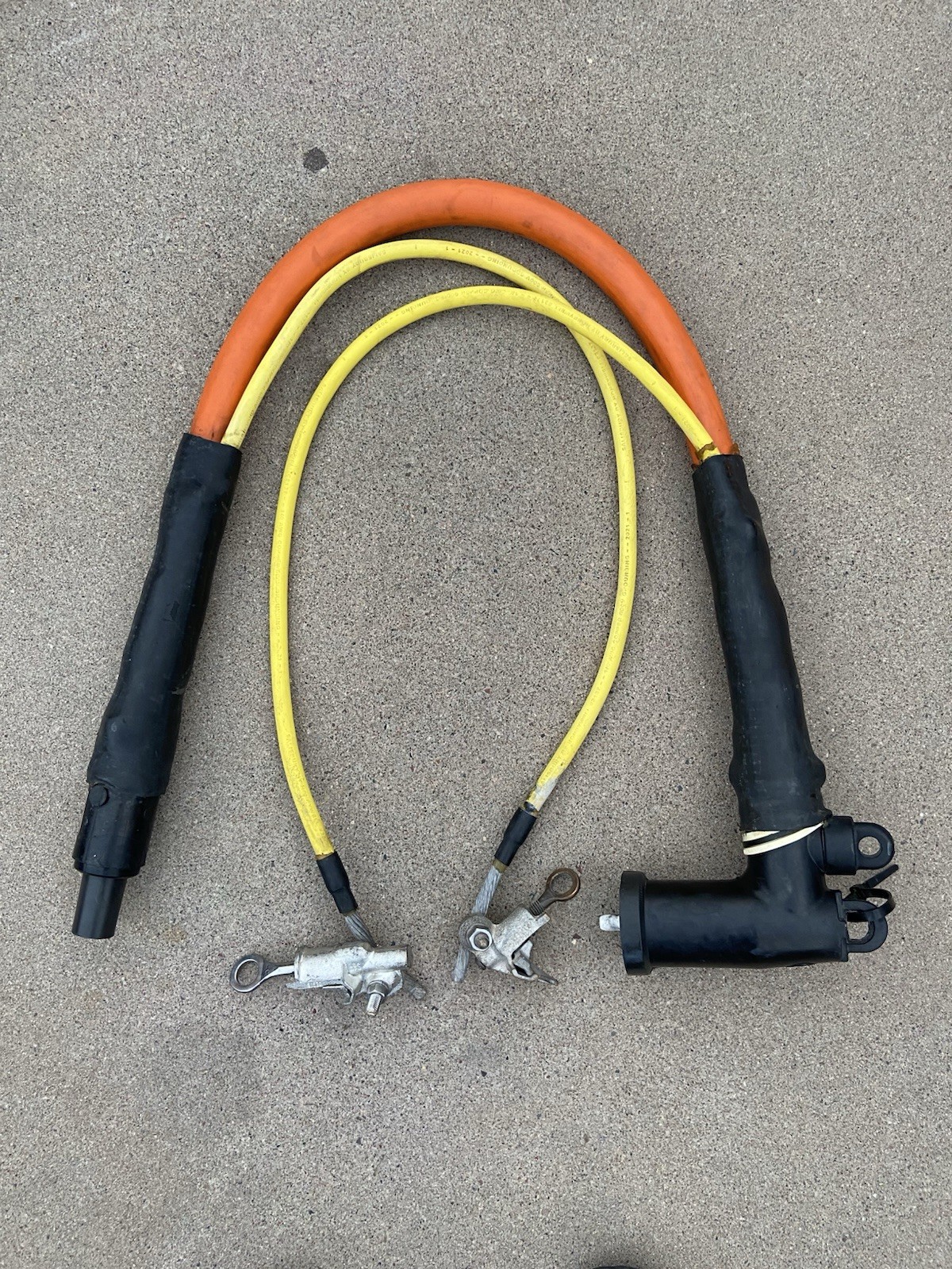 Elastimold 200A 15.2kV Deadbreak Cable Assembly w/ Salisbury Grounding Set