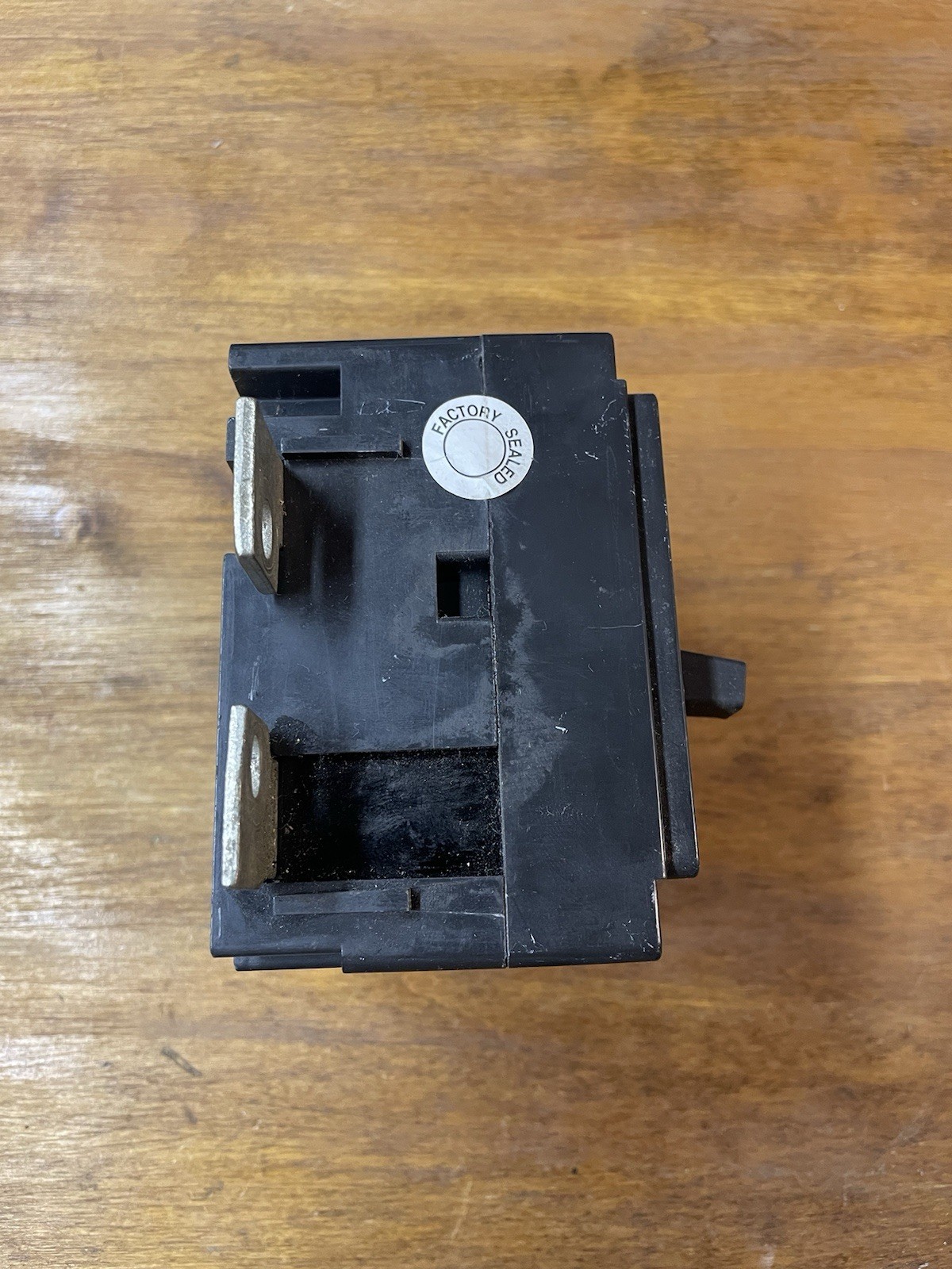 Eaton CSR2200N 200A 2-Pole Main Breaker 201-250V Trip Indicator