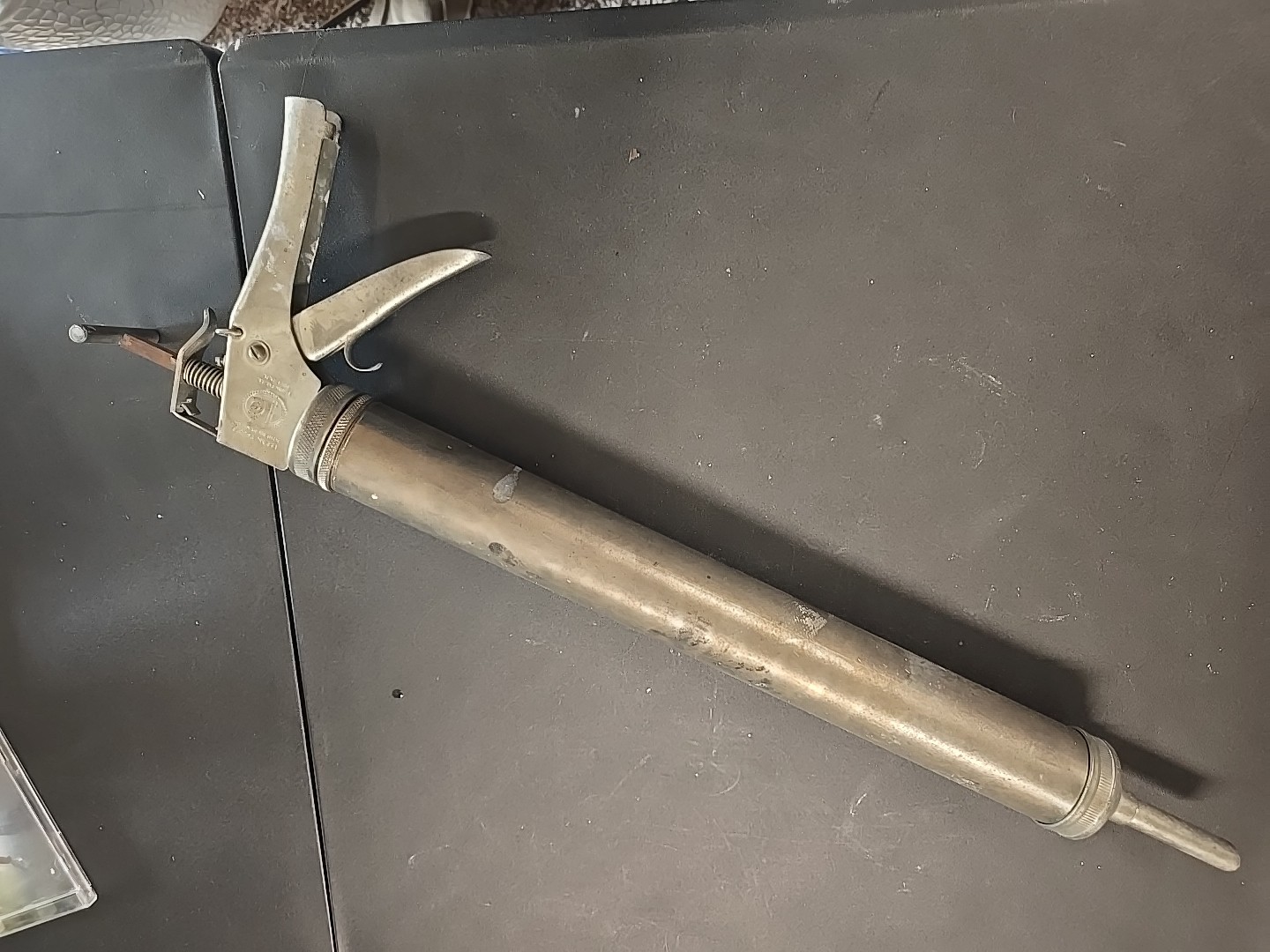 Albion Eng. Professional Grade Chinking Caulking Gun Large 30oz, 18″ Vintage USA