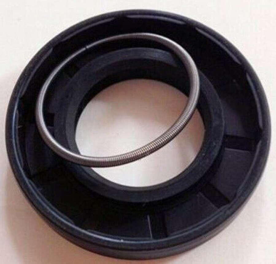 TC 30x52x10 Metric Oil Seal Buna-N Double Lip W/Spring (IPM) 30-52-10 NEW!