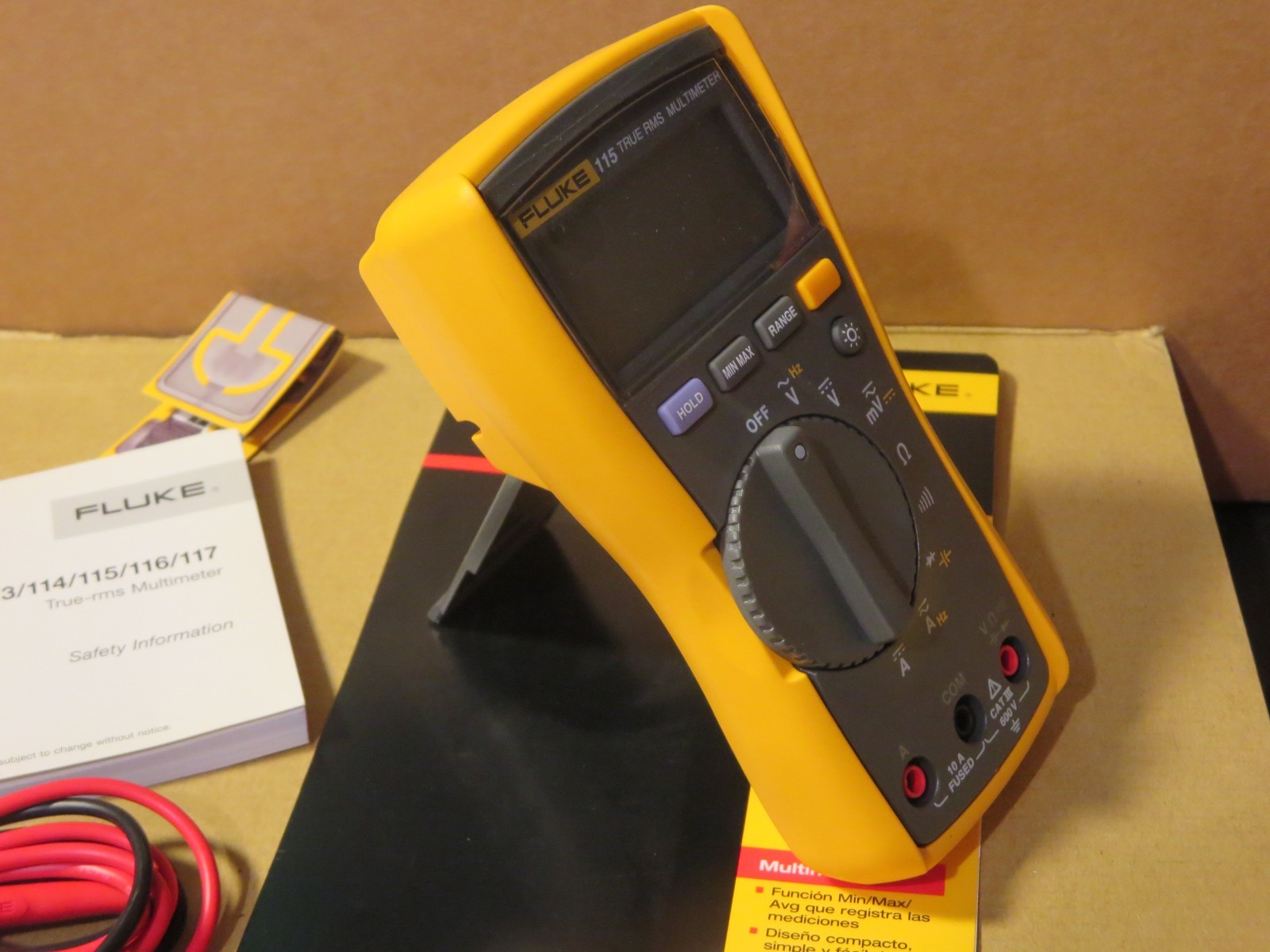 Fluke 115 Multimeter new with leads and Manual