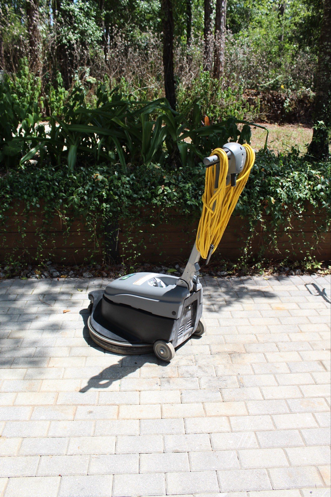 2022 Tennant BR-2000-DC Walk-Behind Electric Floor Buffer 20” (FREE SHIPPING)
