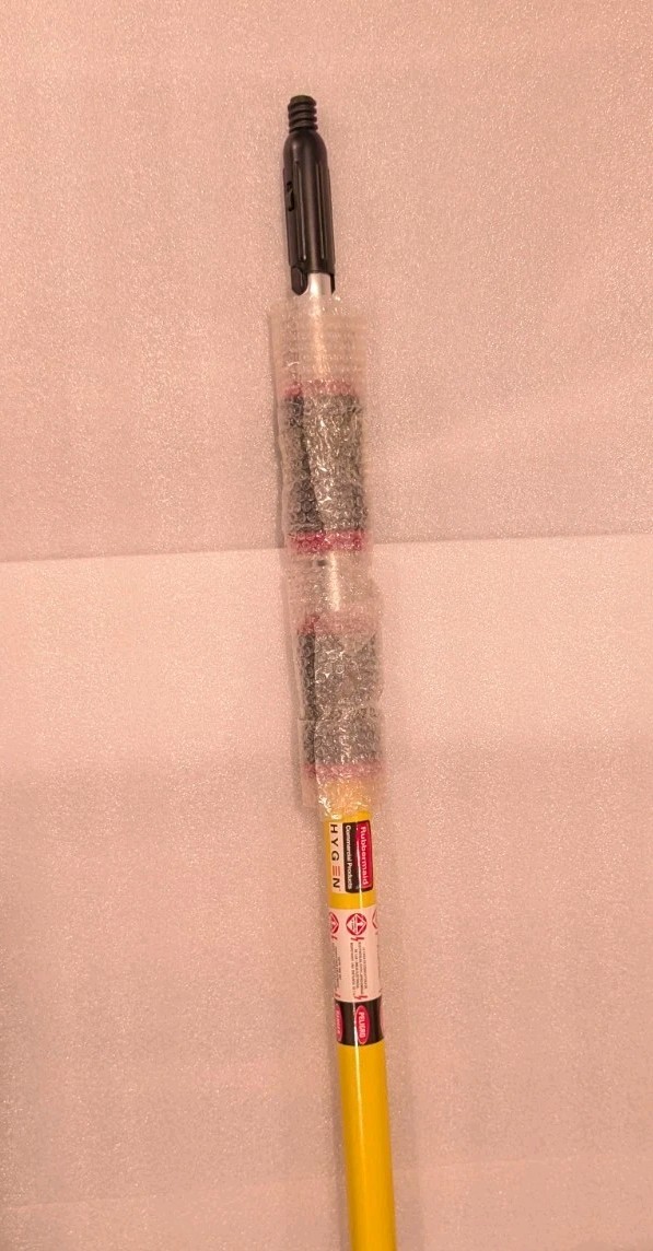 New! Rubbermaid 6′ -18′ extension pole Q775 Hygen yellow handle, QuickConnect