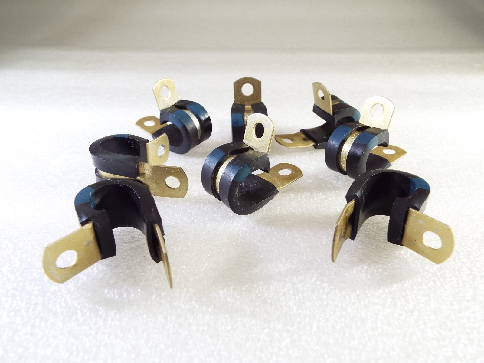 QTY8 LOOP 7/16″ CUSHIONED CABLE WIRE CLAMP NEOPRENE ALUMINUM UMPCO MS21919-WDG7