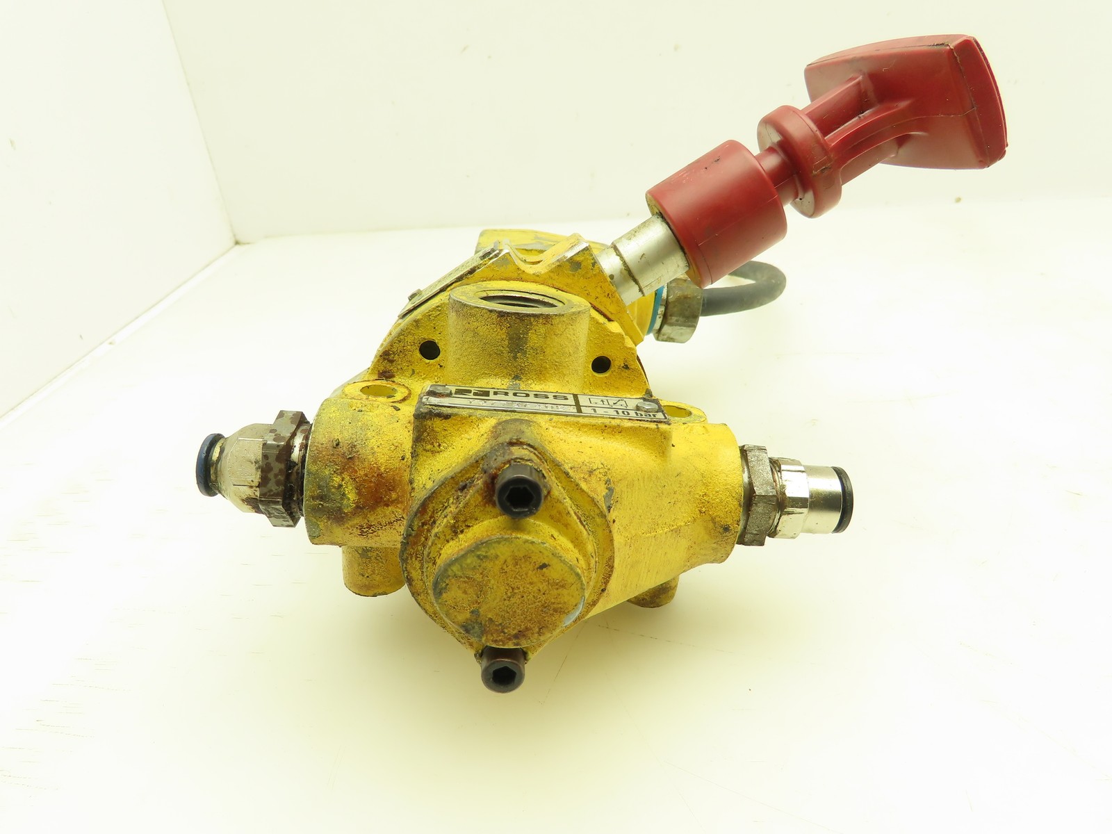 Ross Y2773A4082 Pneumatic Solenoid LOX Lock-Out Control Valve 3/2-Pos 120V 1/2″