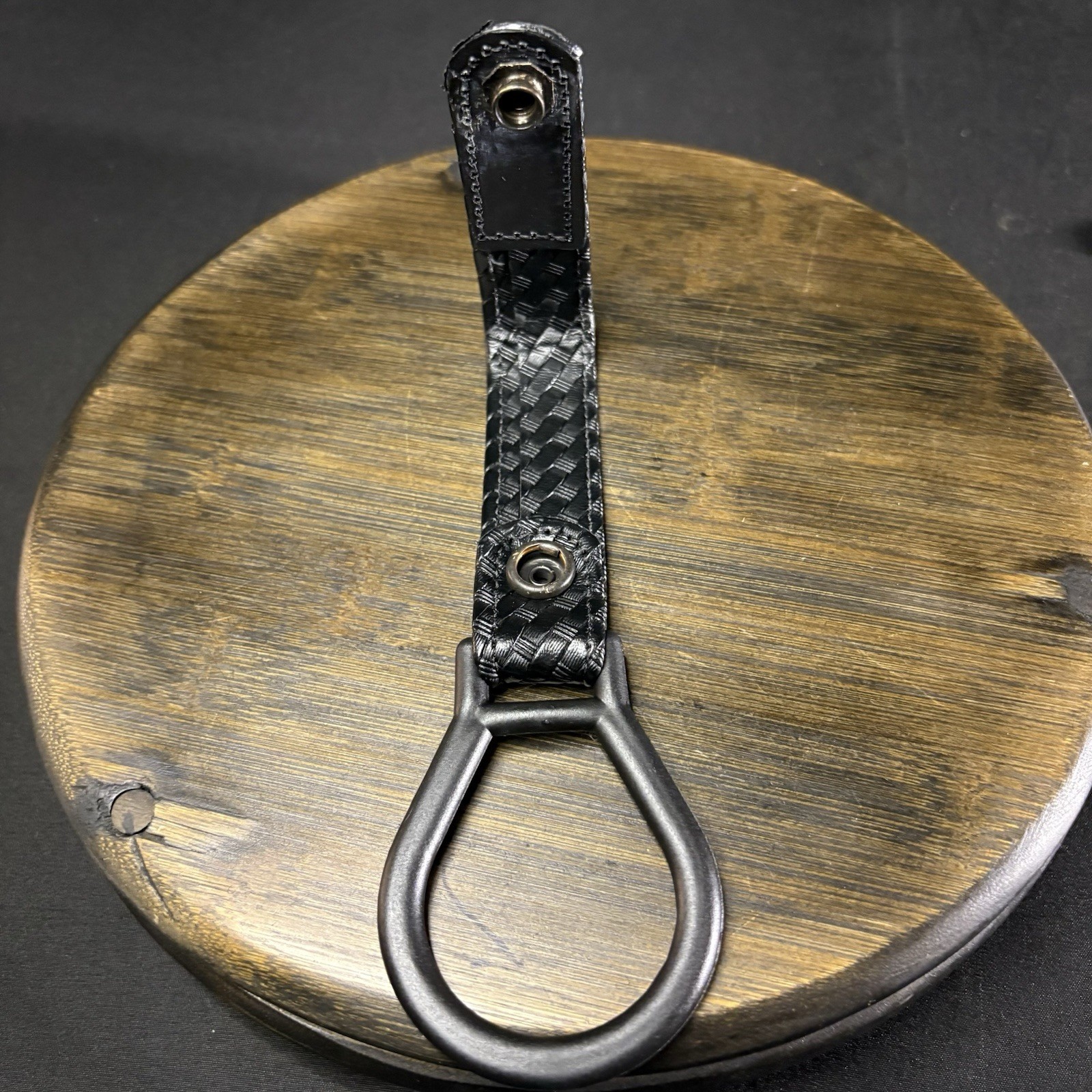 Bianchi 7909 Baton/ Flashlight Ring Holder Black Tooled Basketweave Leather 2.25