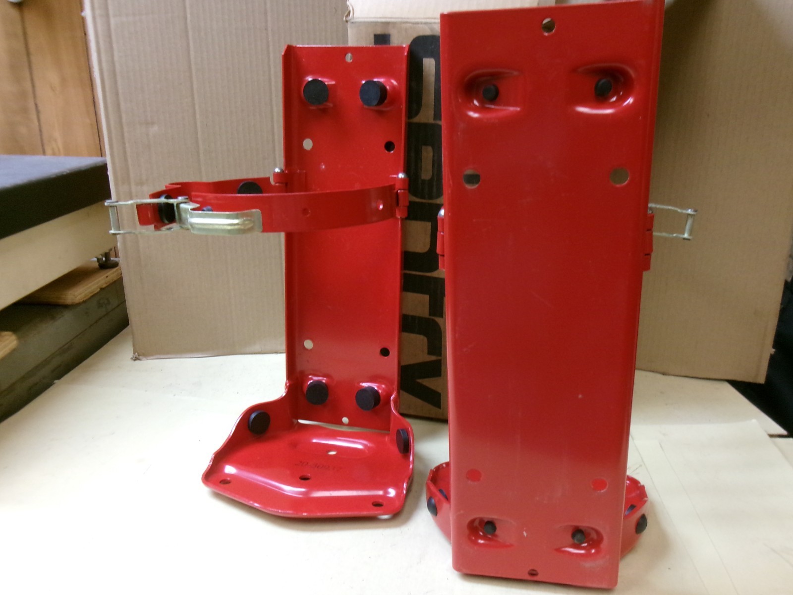 Ansul 20 Fire Extinguisher Bracket 20-30937 , Box Of 2