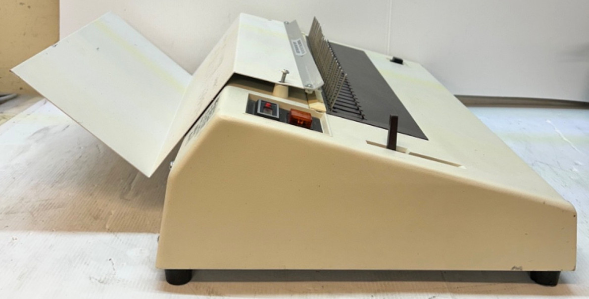GBC Electric Binder 110EB-2, 173-W 60Hz 2-A 1-Phase 115V USA Commercial T01018
