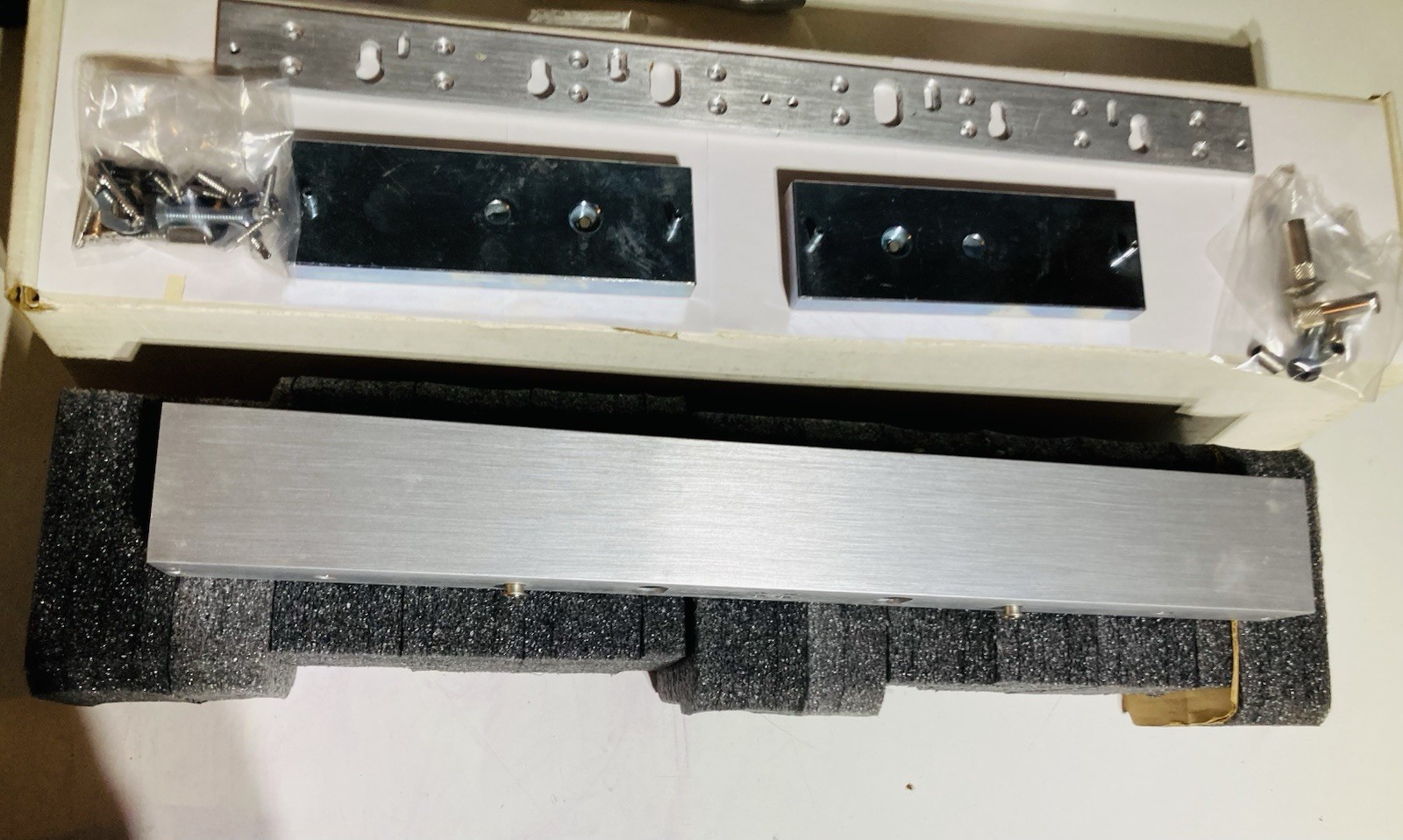 Securitron DM62BD Double Magnalock 12/24VDC Magnetic Bond Sensor Door Position