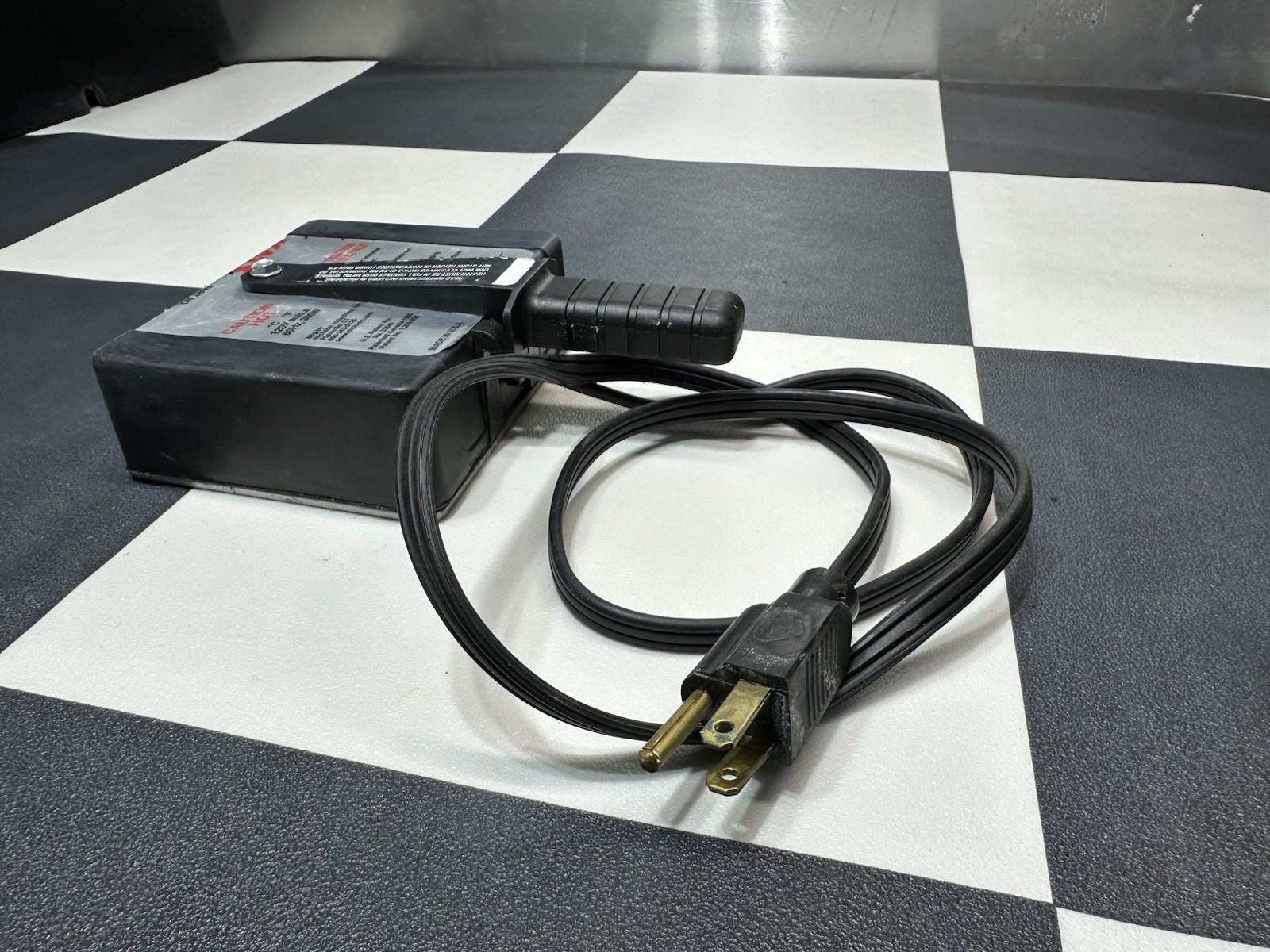 Kat’s Handi-Heat Magnum Magnetic Heater 3″ x 5″ 300 Watt 120V PART 1160