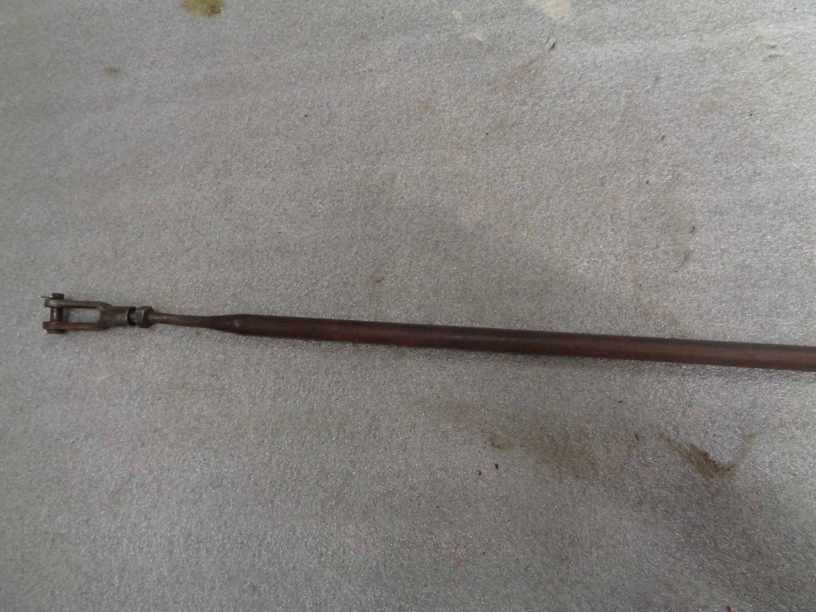 FARMALL 100. L.H.TOUCH CONTROL ROD.