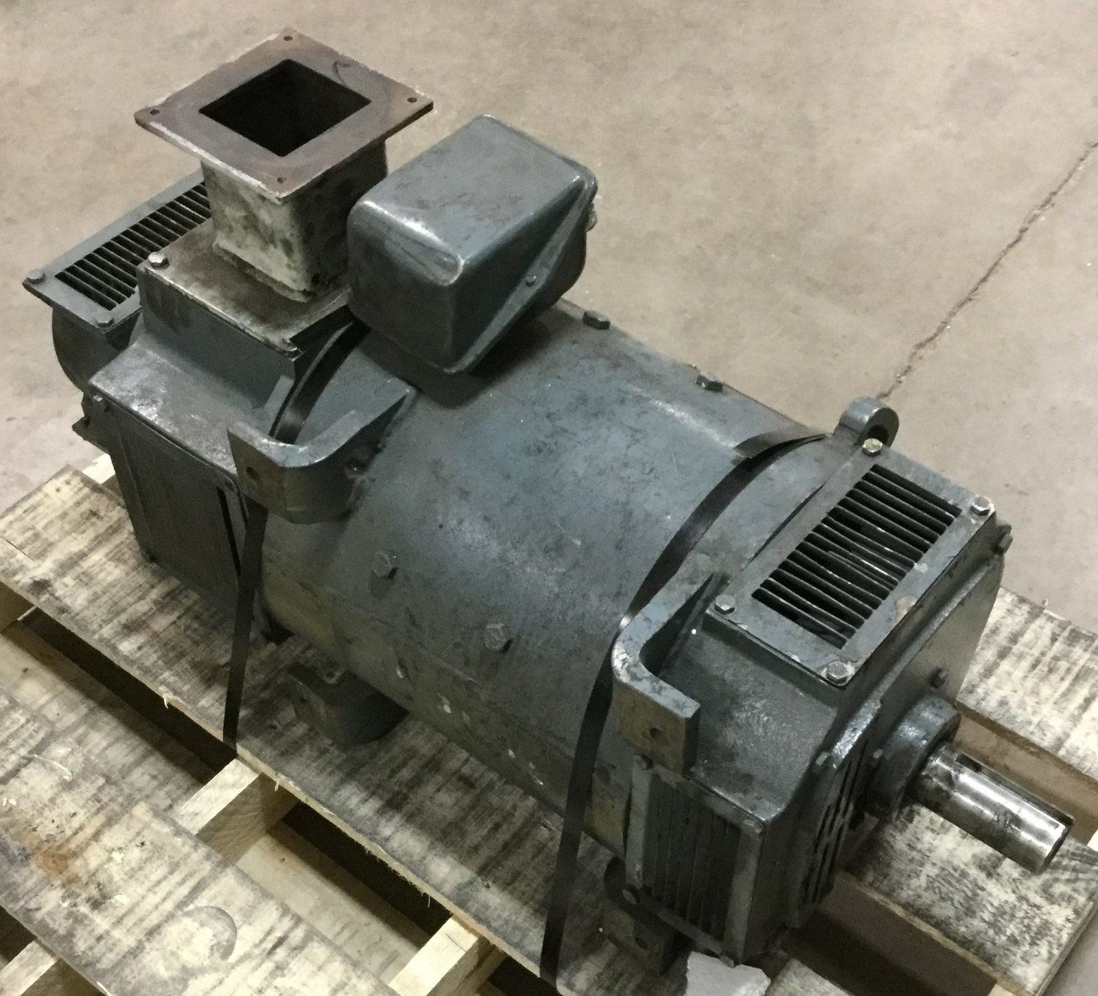 GE CD228AT KINAMATIC DC Shunt Motor 30HP 500VDC 1750/2300RPM, Field 300/150VDC