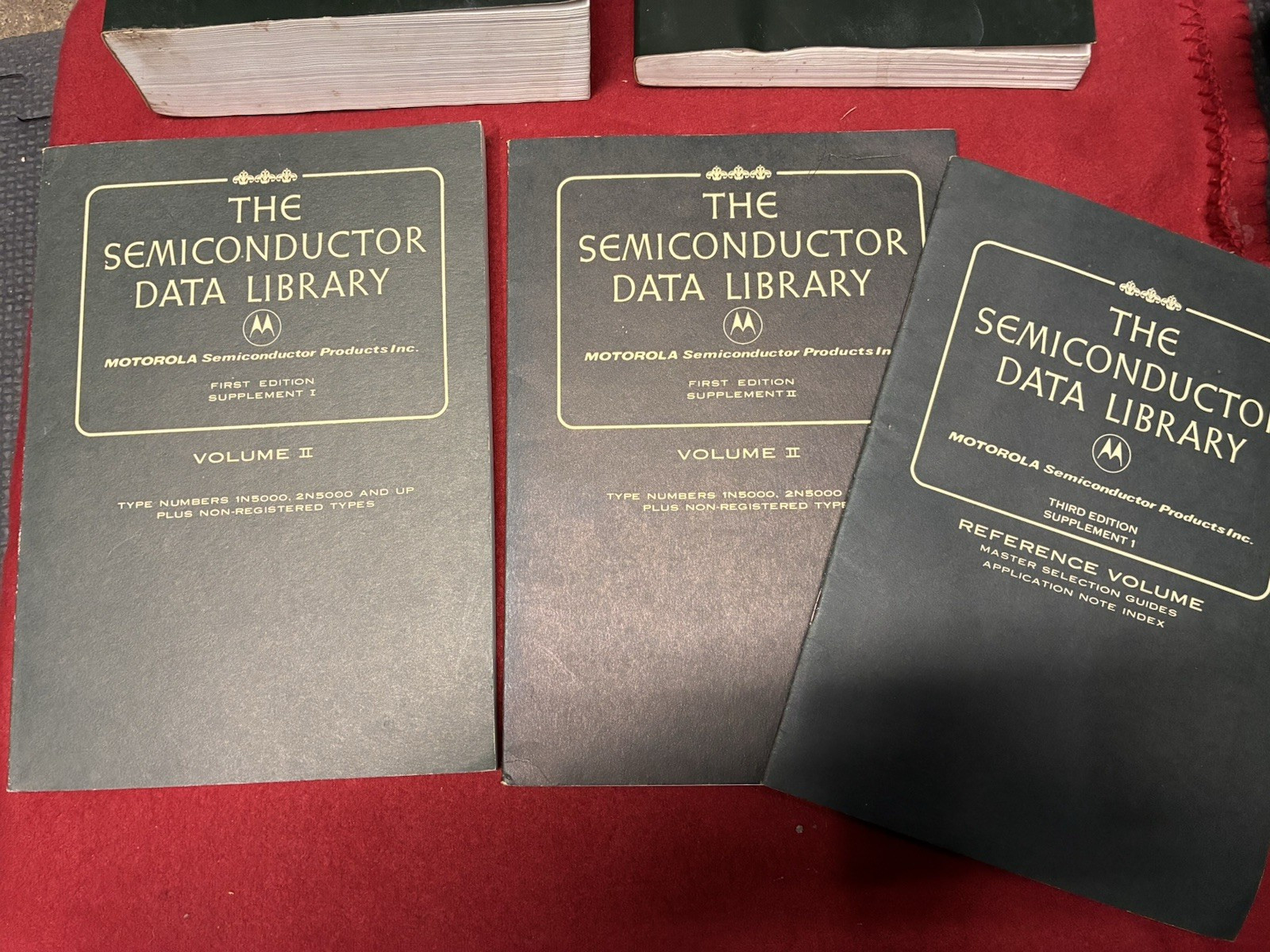 Lot of 5 The Semiconductor Data Library Motorola 1972 First Edition + Look/read