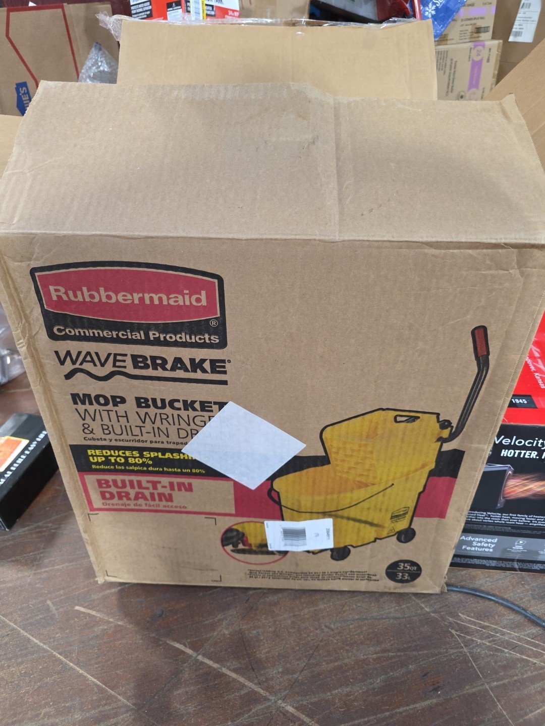Rubbermaid Commercial Products Wavebrake 35 Qt. Side-Press Mop Bucket Wringer