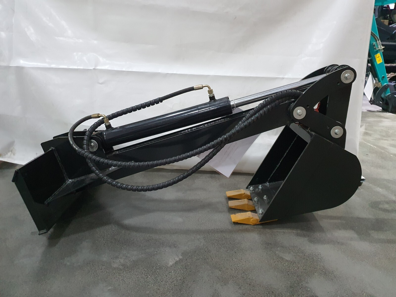 Agrotk Skid Steer Backhoe Bucket Attachment 12in Single Arm Digger Bucket 0.03m³