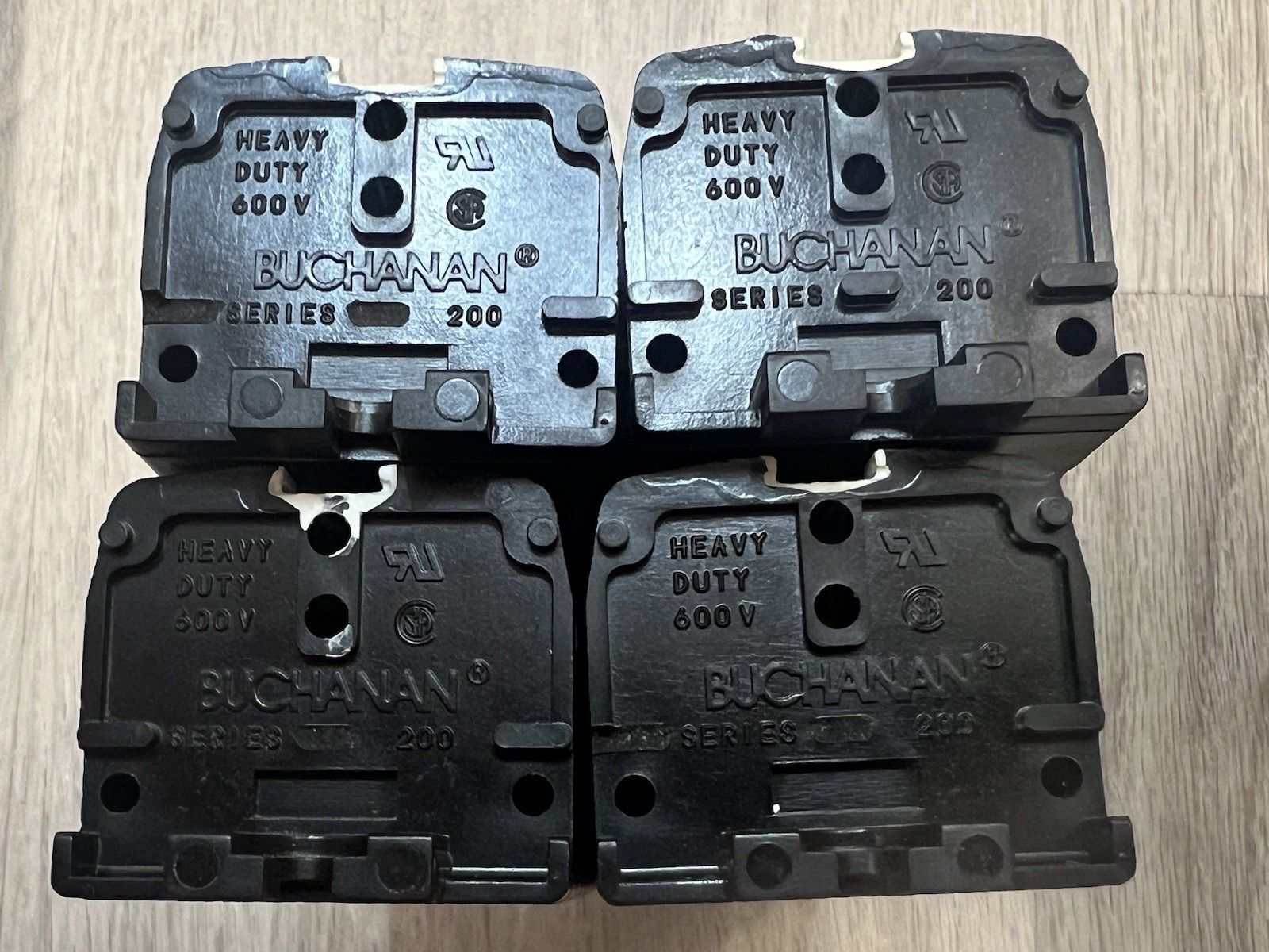 BUCHANAN 222 BU HEAVY DUTY BOX Of 40 600 VOLT SERIES 200 TERMINAL BLOCKS . NIB