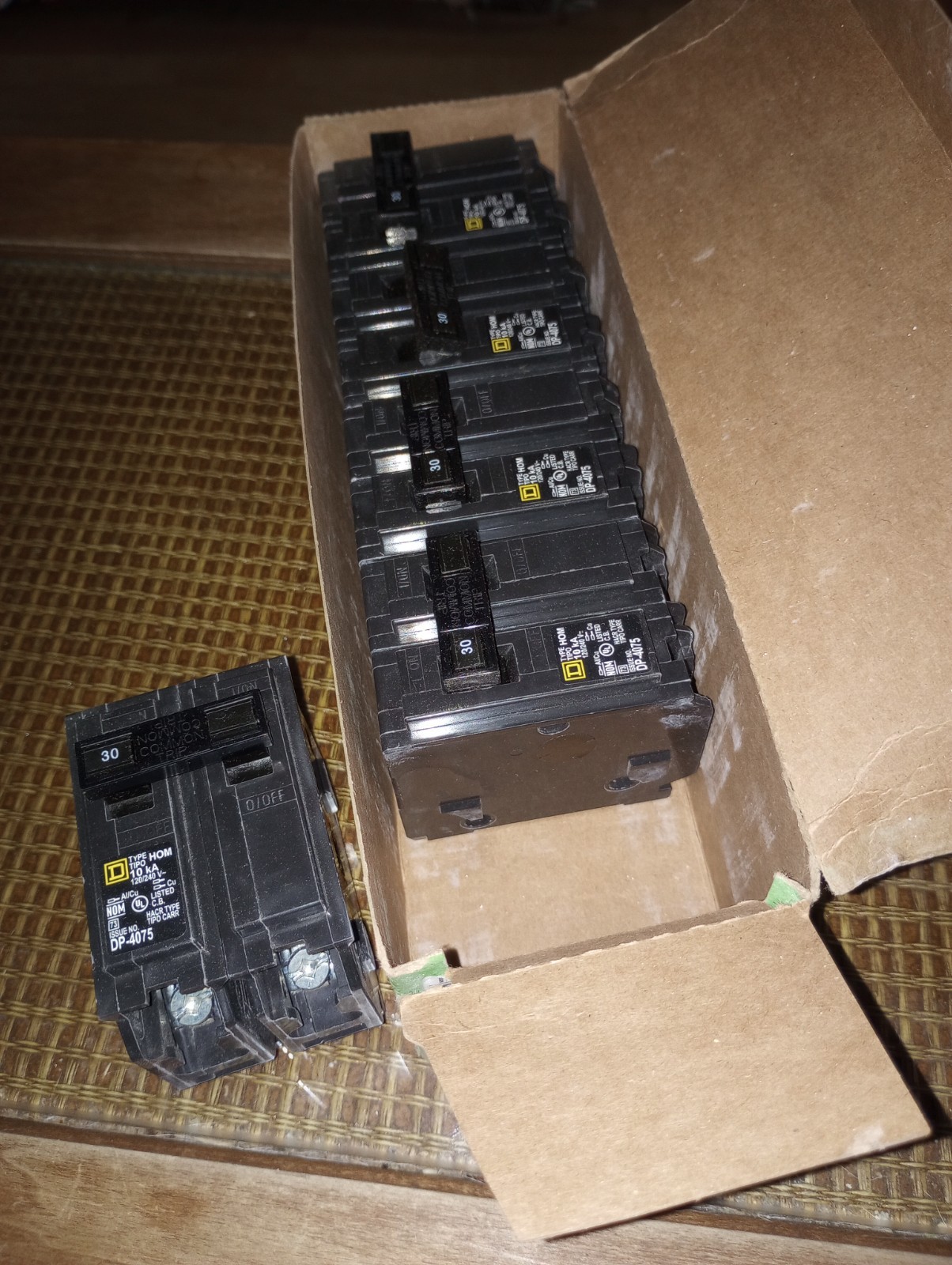 Square D HOM230 30 Amp 2 Pole Circuit Breaker (5 pack) NEW in box