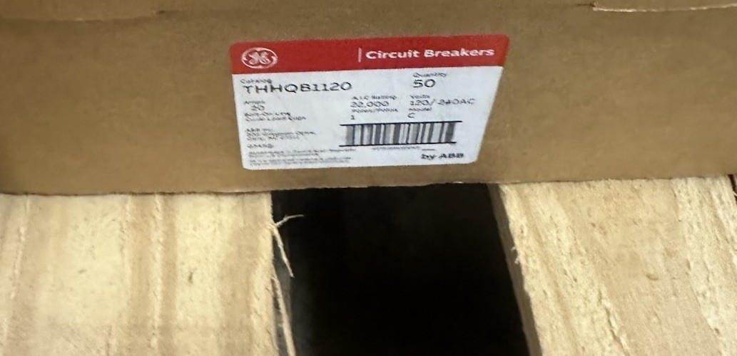 NEW GE THHQB1120 Circuit Breaker Bolt-On Line 120/240 Volt AC Per Piece