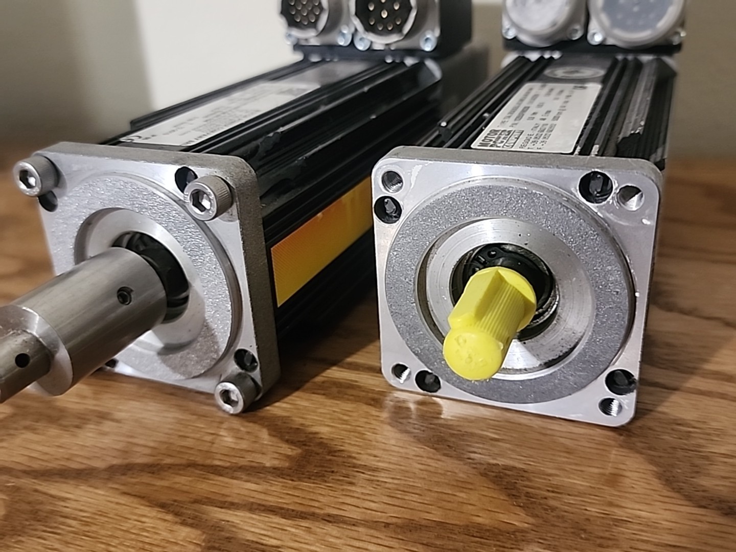 2* Motor Power Company T56.TR.0,9.E.L.02.002.A.06.60.10-104 Servo Motor