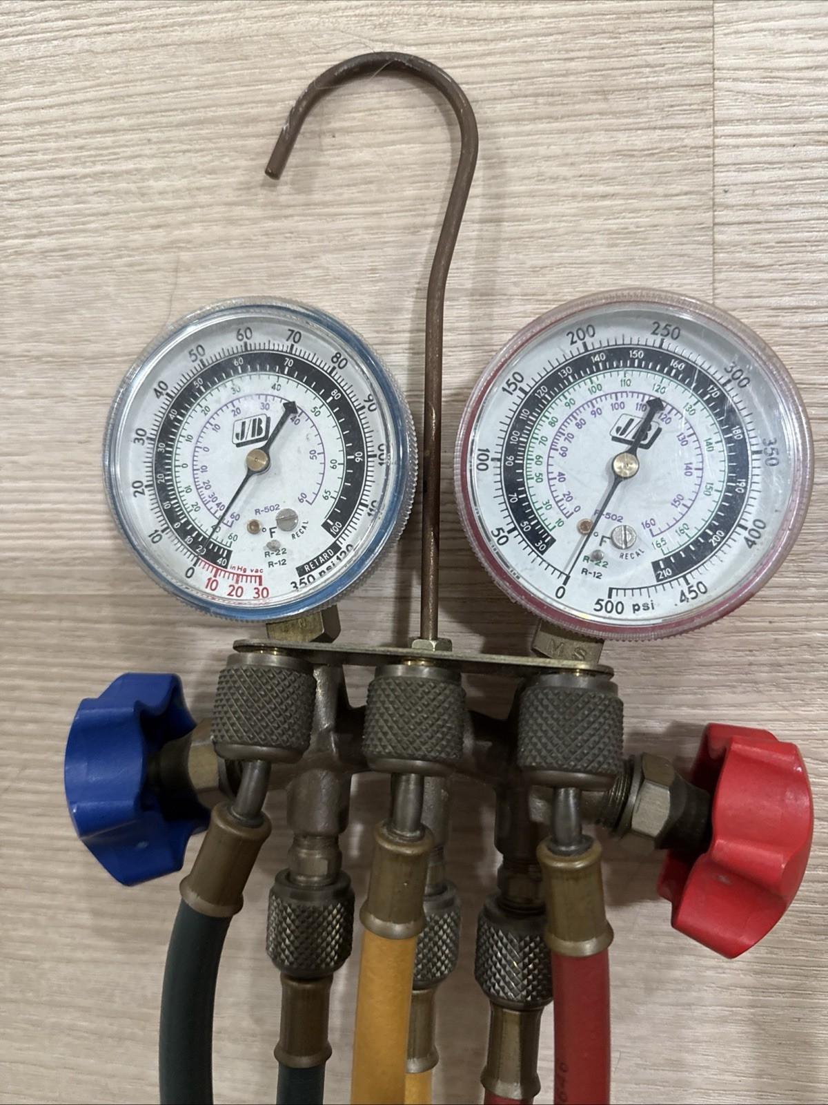 JB industries manifold gauge, 2 Valve/3 Hose Used