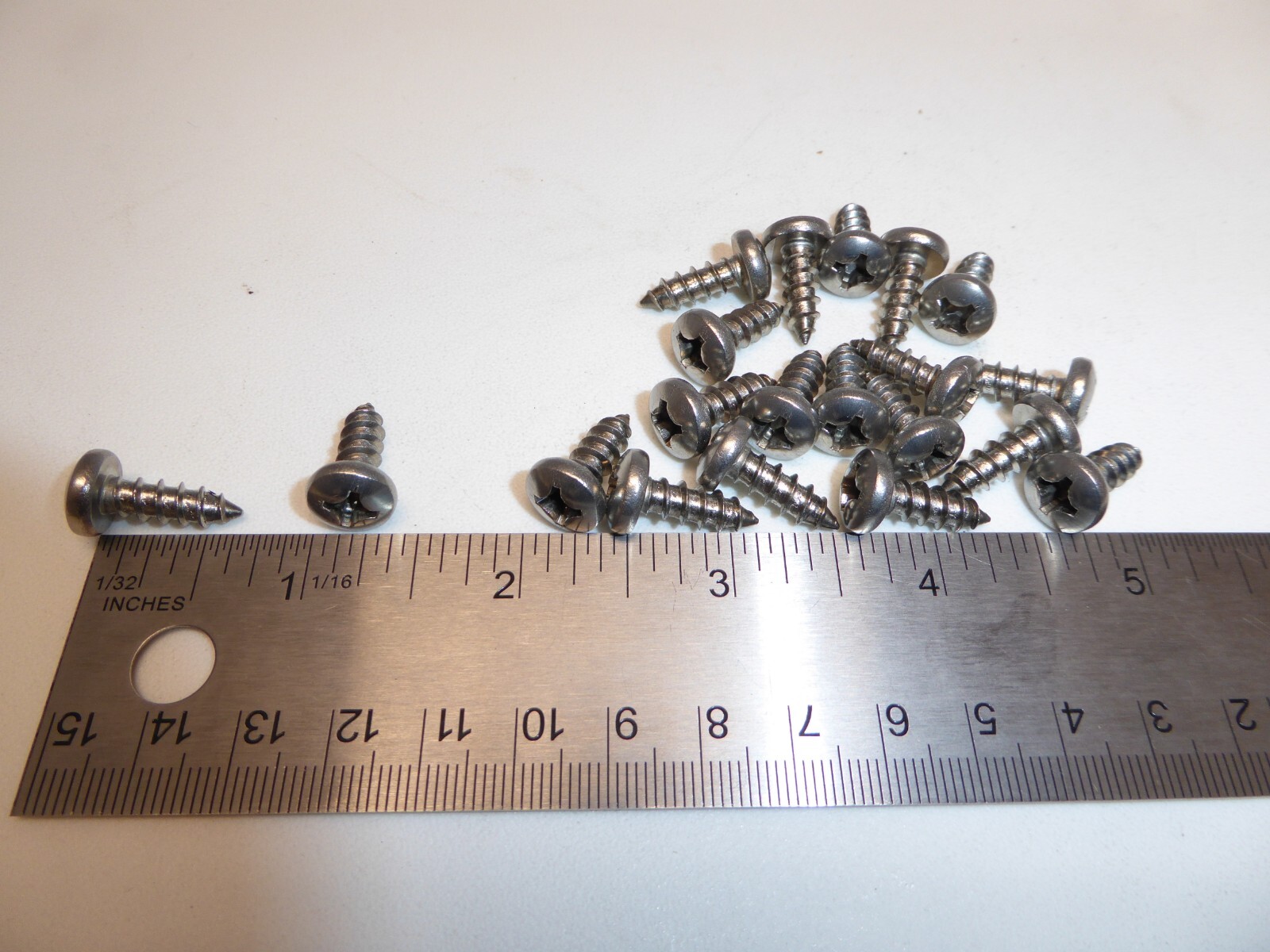 #12 x 5/8″ Pan Head Phillips Sheet Metal Screw SS 18-8 VINTAGE USA Made Qty 15