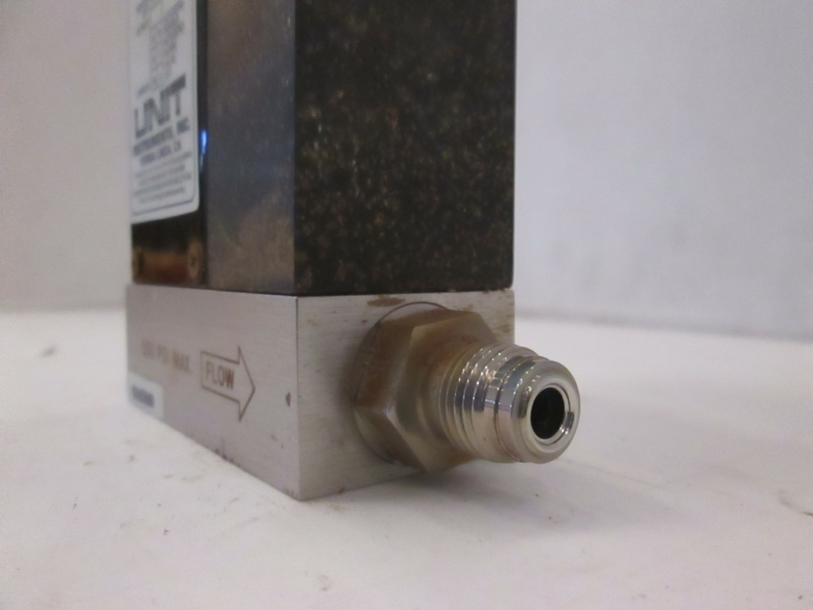 Unit UFC-1110A, Mass Flow Controller, 12 SLM, O2, Used