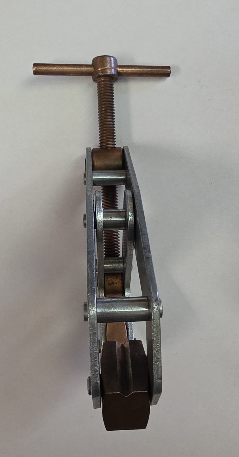 Kant Twist No. 410 Size 3 Cantilever Welding Clamp