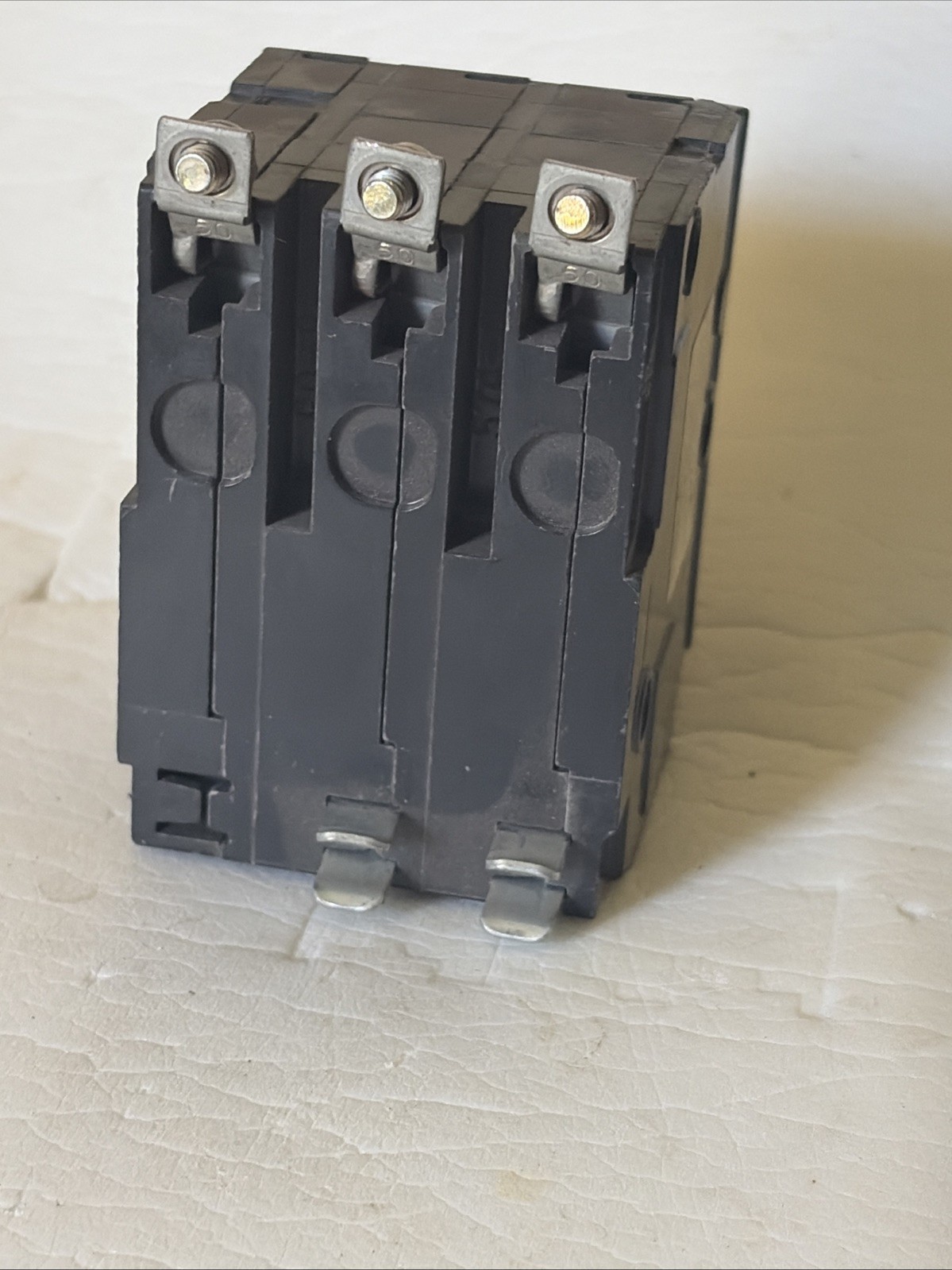 Square D QOB345 45A 3-Pole 240V Bolt-On Circuit Breaker Trip Indicator 10k New