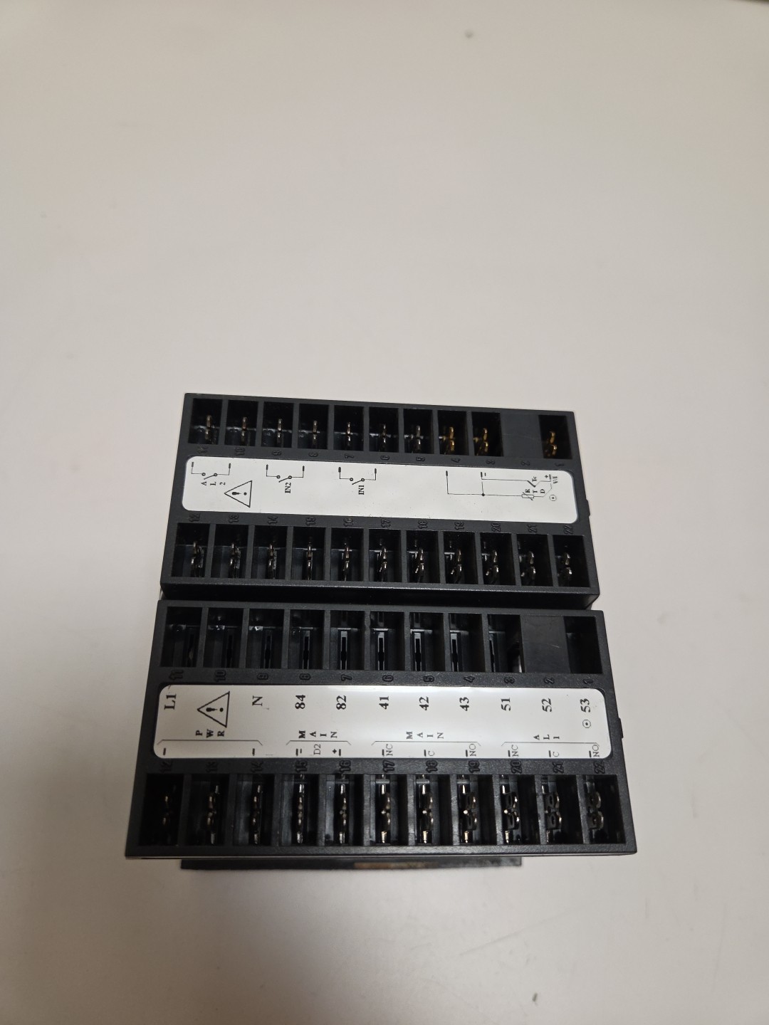 Gefran 1101-R0-1R-0-1-P97 Digital TemperatureProcess Controller 100-240VAC