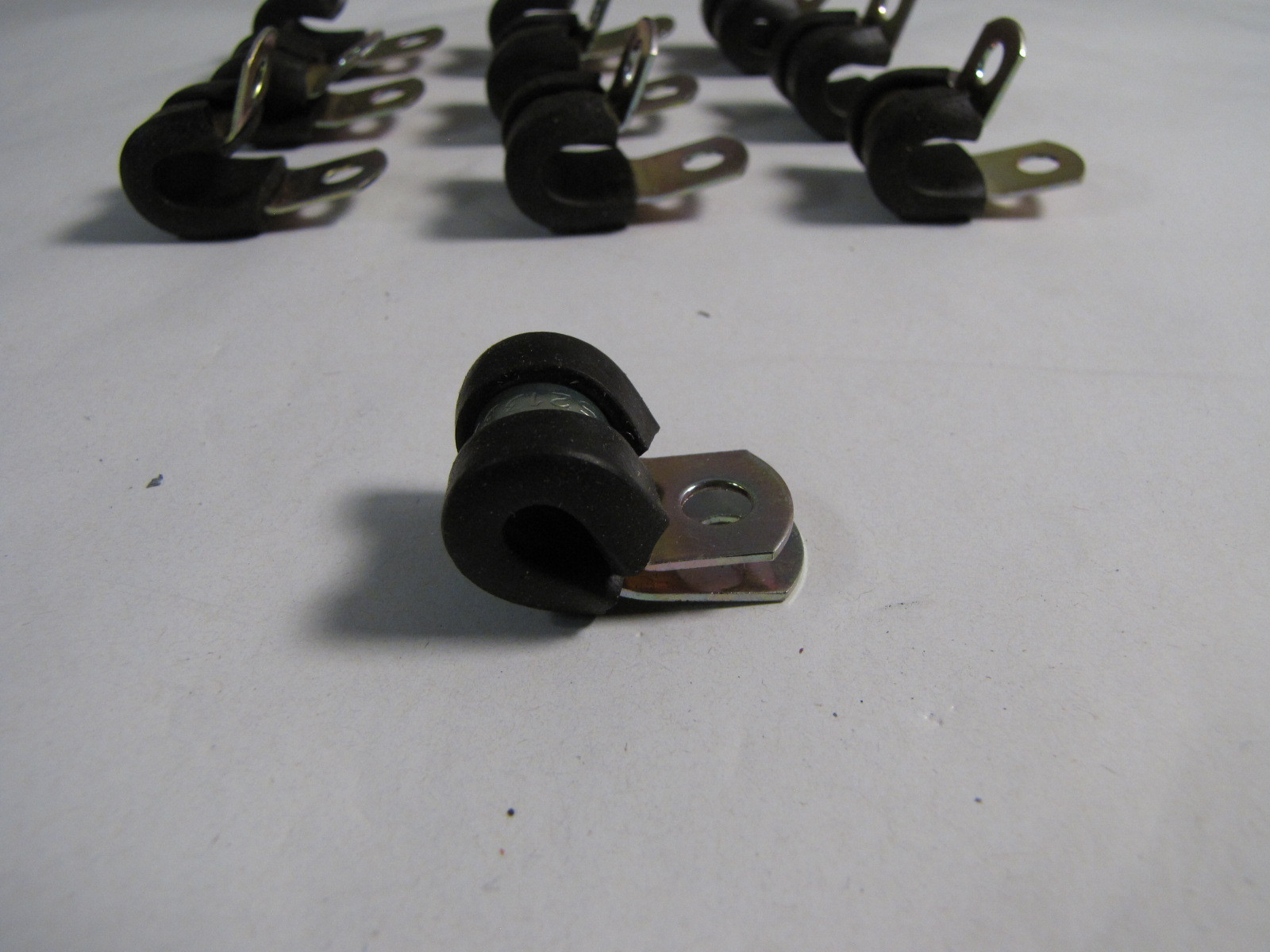 10pcs Umpco MS21333-67 .250″ Rubber Insulated / Cushioned Loop Clamp NEW