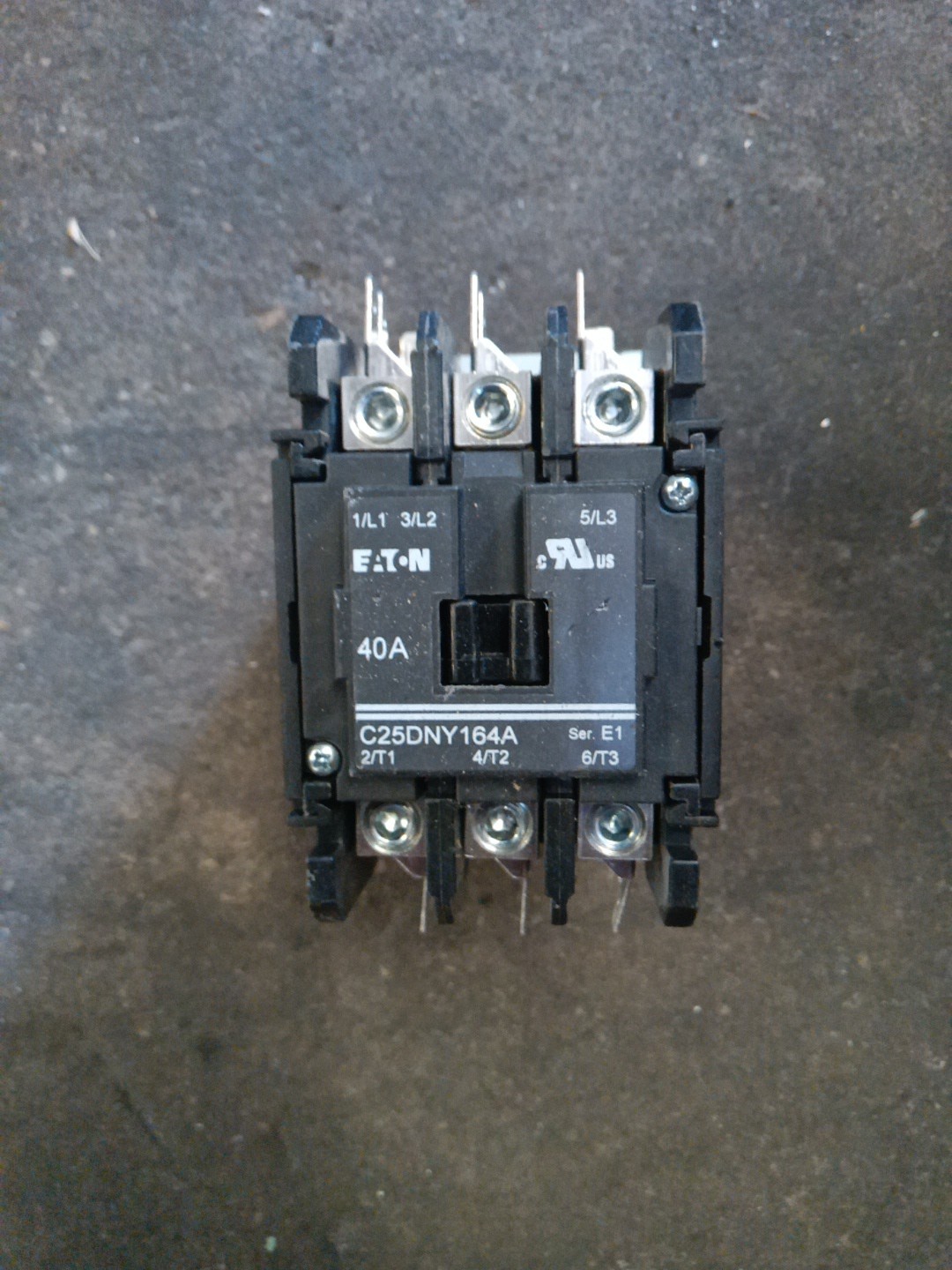 Eaton C25DNY164A Definite Purpose Contactor 3 Poles 110/120V AC 50/60HZ