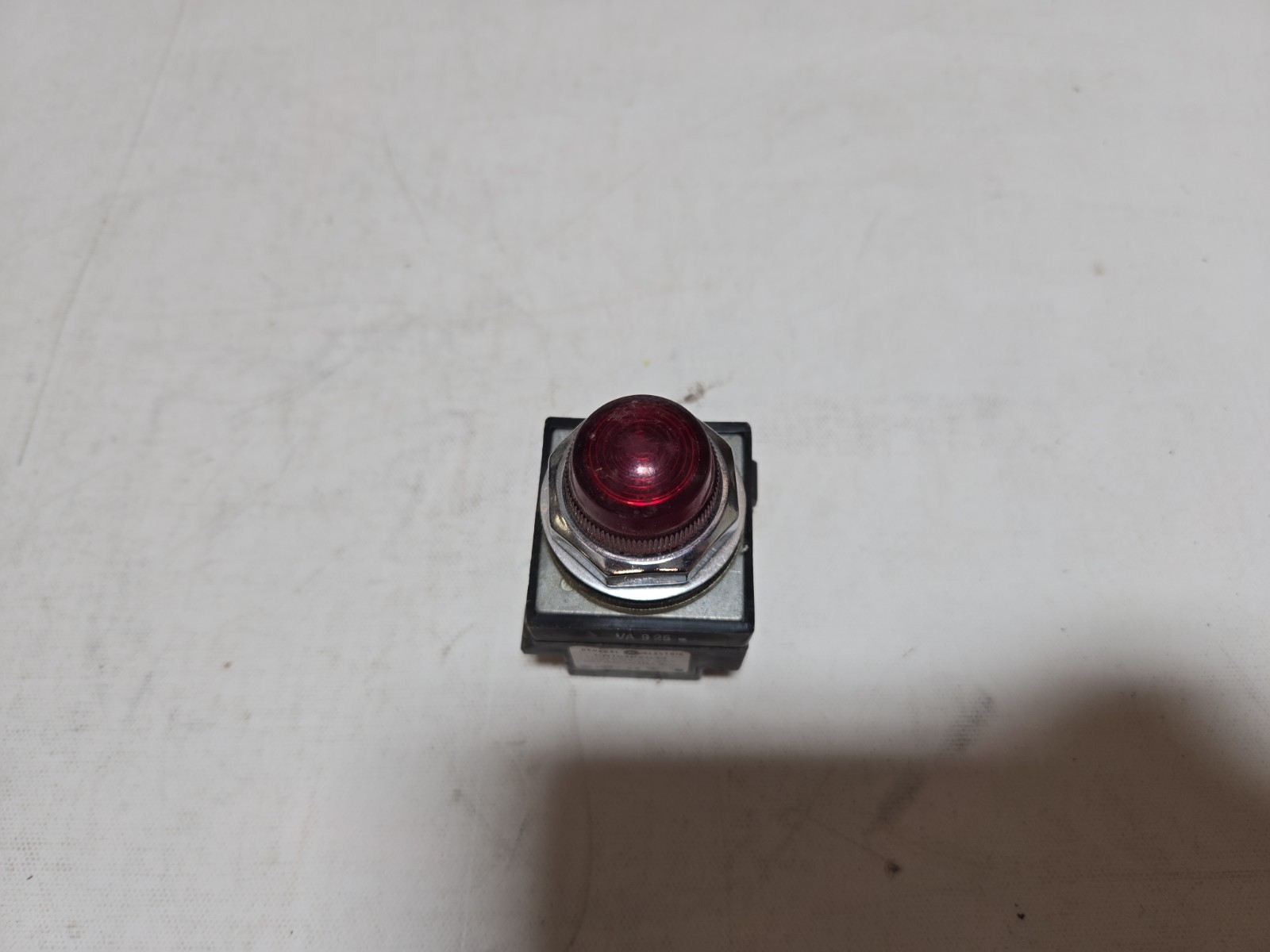 1 Used??? General Electric CR104PXG49 Pilot Light w/Red Cap, 125V Max, 3W Max