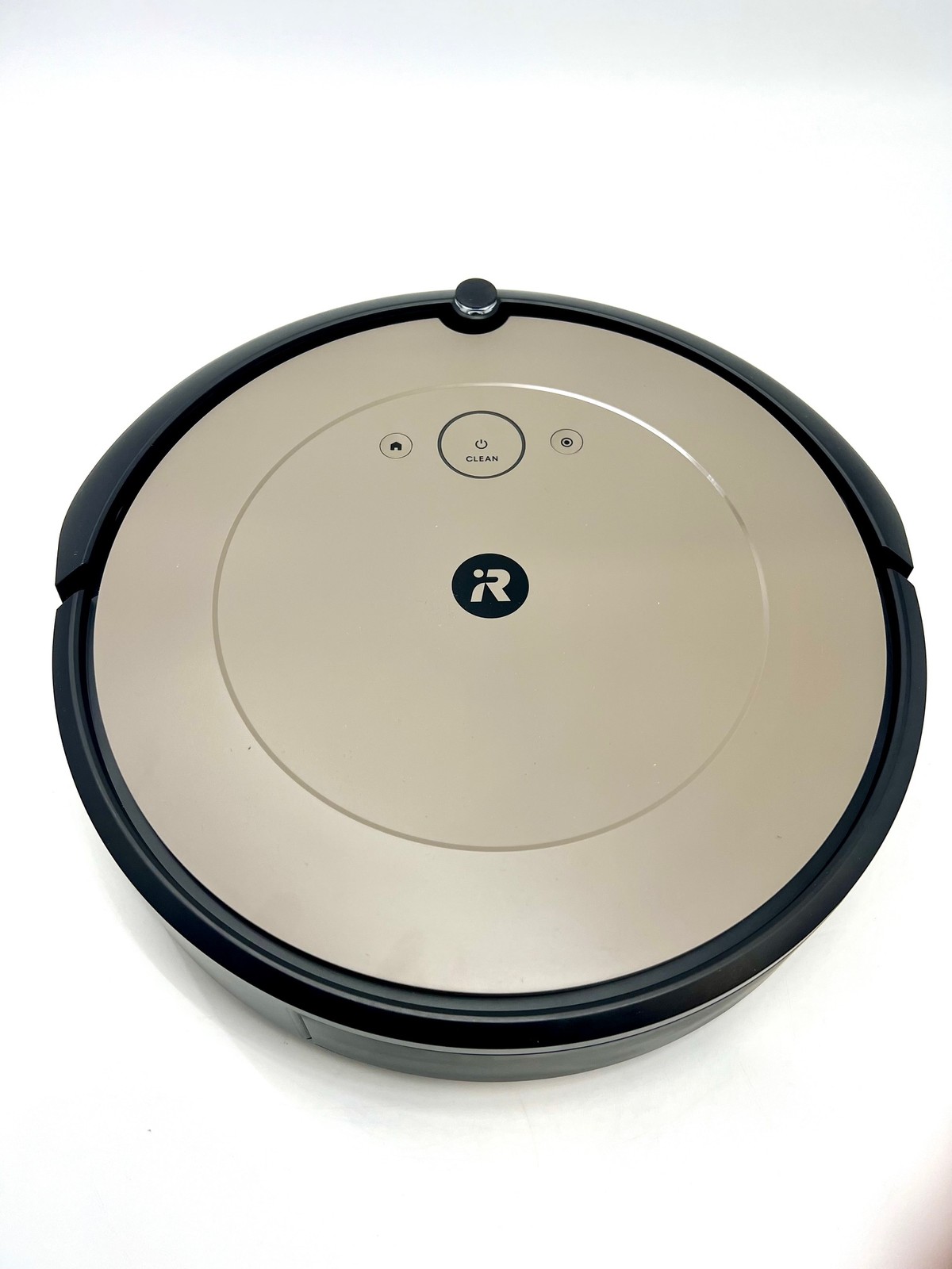 iRobot i115220 Robot Vacuum – Wi-Fi Connected Mapping, Works with Alexa Ideal