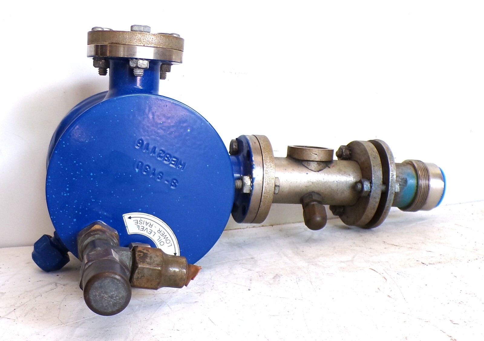 Henry Conventional Adjustable Oil Level Regulator S-9130 Used Cut Out
