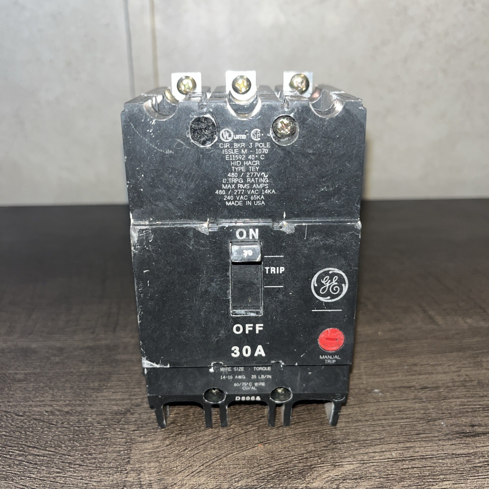 GE TEY330 CIRCUIT BREAKER, 480/277-VOLT, 3-POLE, 30-AMP, BRK / TEY FRAME