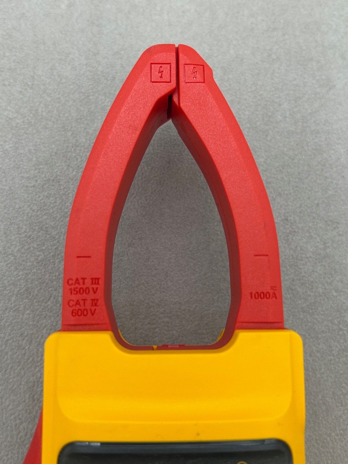 Fluke 393 FC Cat III 1500V TRMS Clamp Meter with Iflex i2500-18 – MINT used once