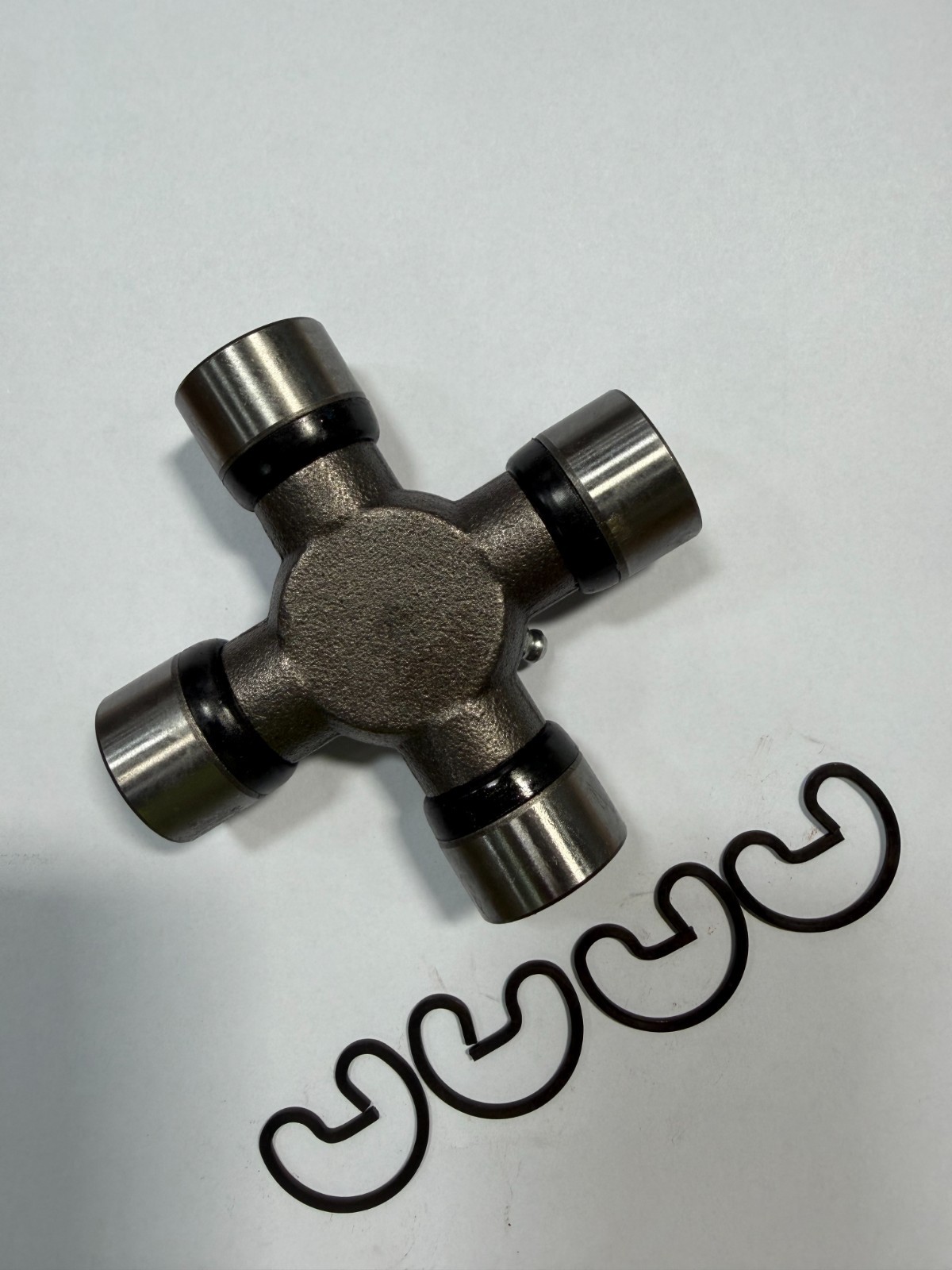 5-160X U-Joint – Outside Snap Rings – Greasable | 1410 Series