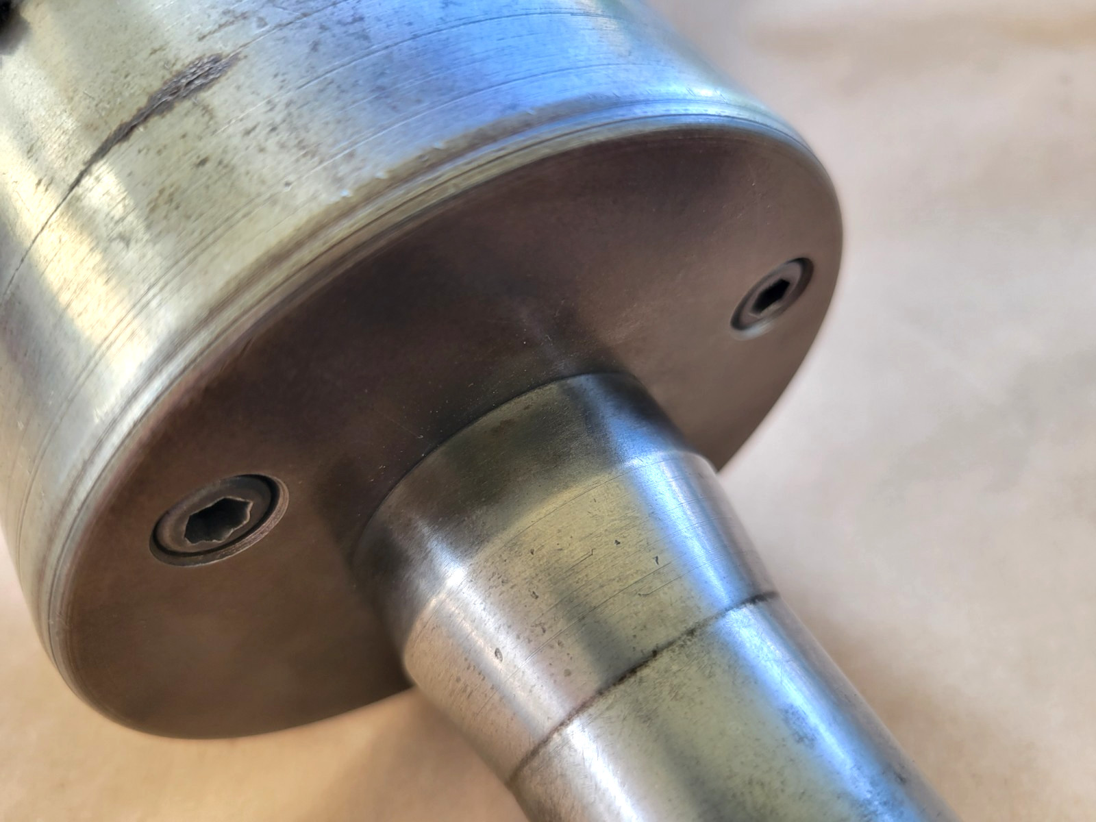4″ X 2-1/4″ ROUND MAGNETIC CHUCK WITH 5C SHANK