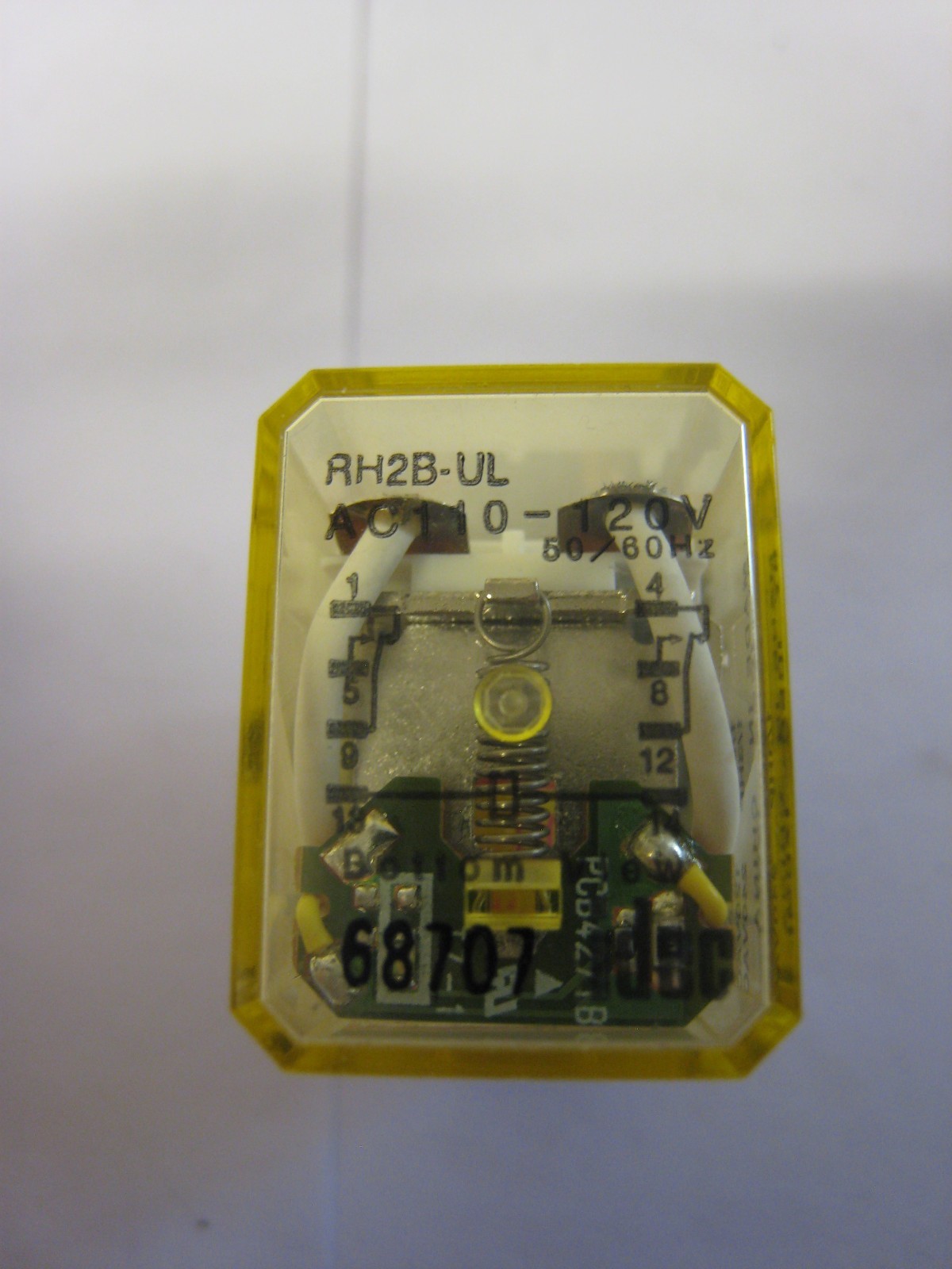 IDEC RH2B-UL AC110/120V 50/60Hz Relay 10A 8PIN